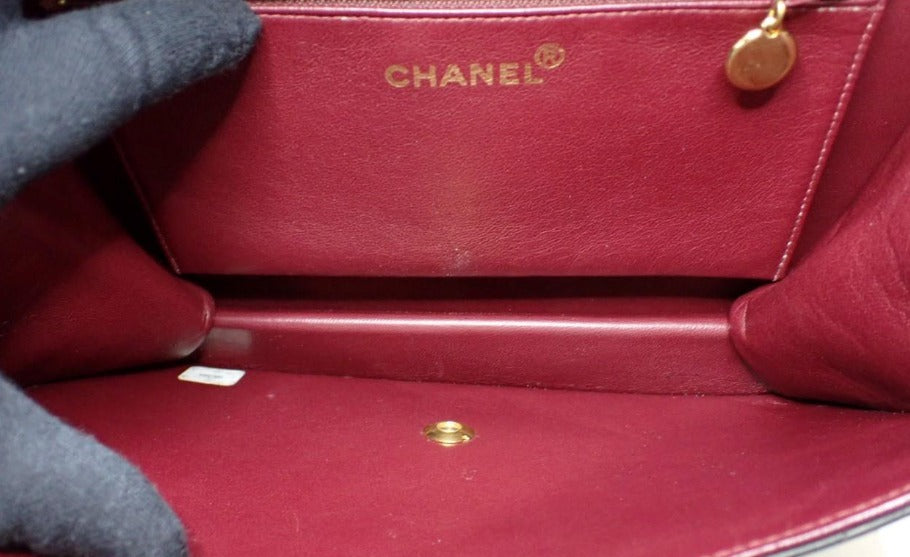 Chanel Timeless Matelassé Single Flap negra serie 4