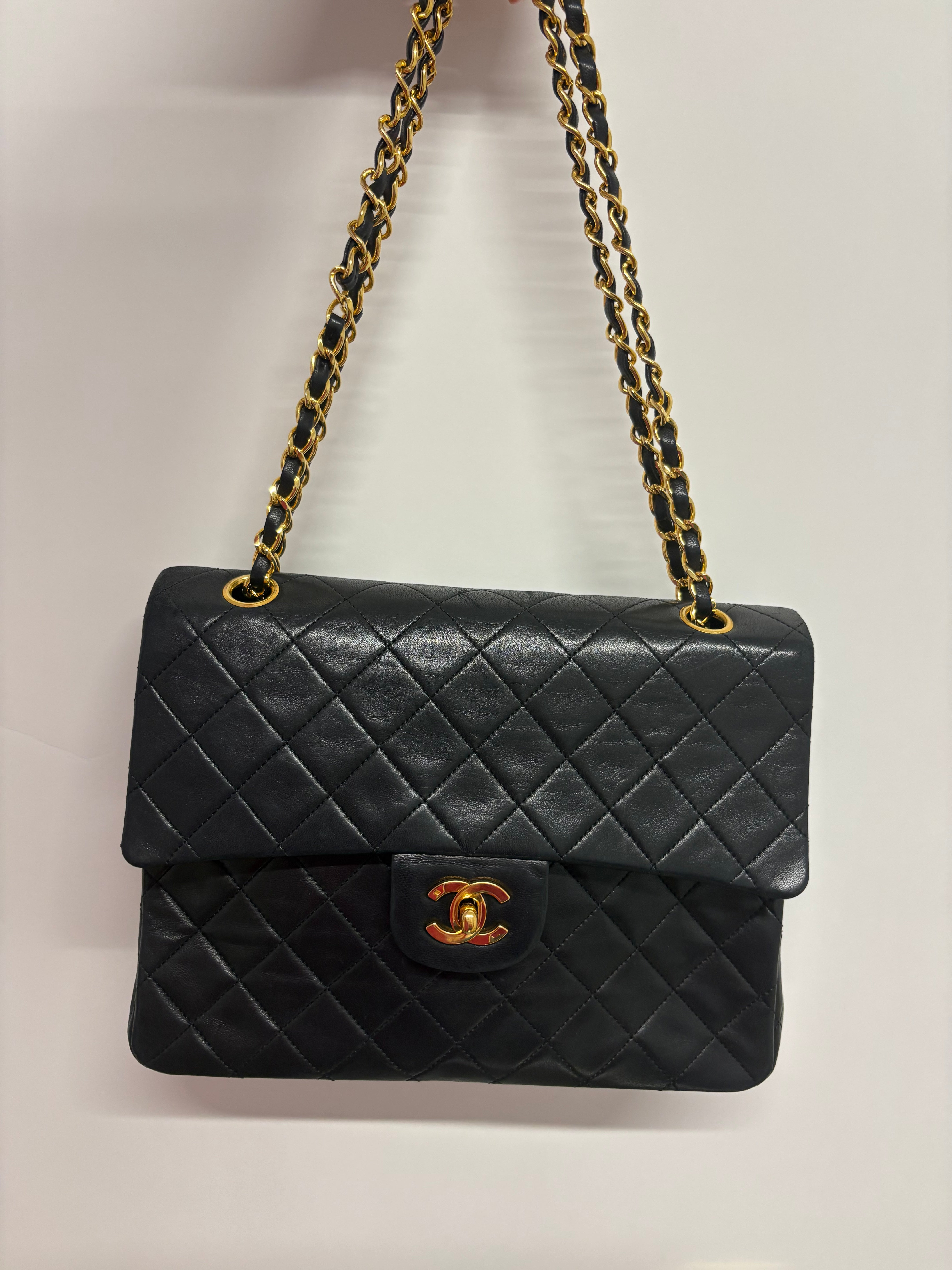 Chanel timeless 25 double flap matelassé negro – serie 1
