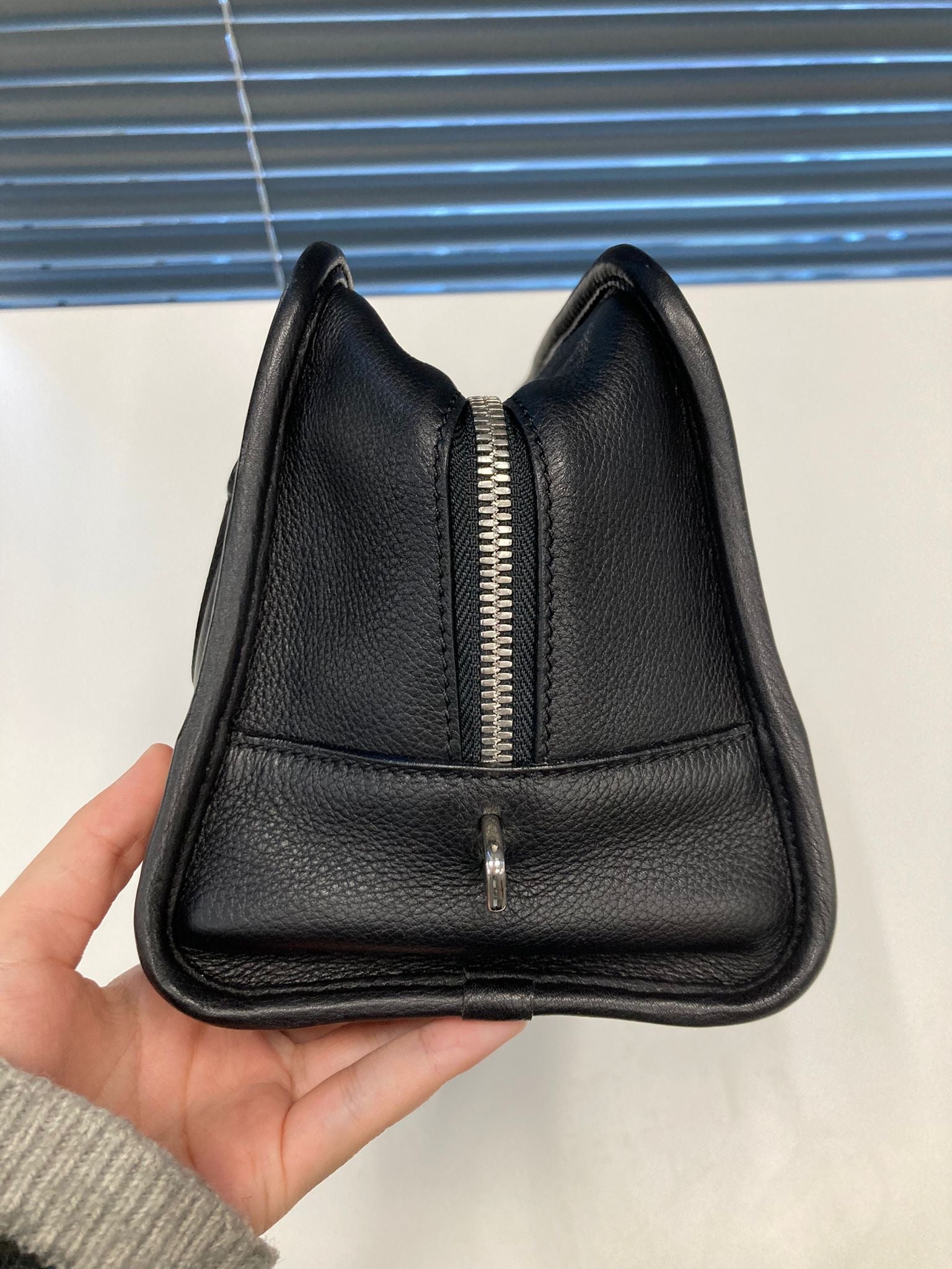 Loewe amazona 30 negro y plata