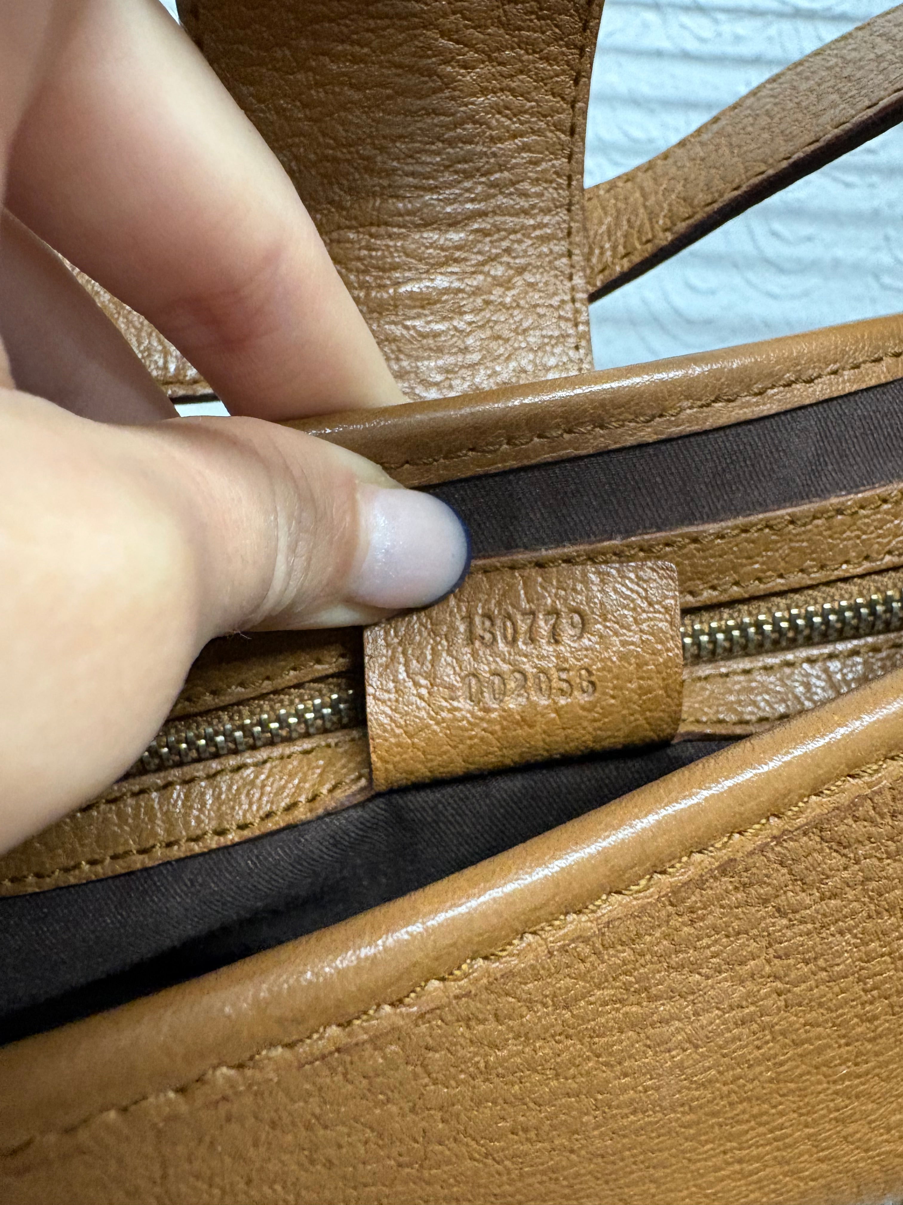 Gucci Jackie Shoulder Bag Piel Marrón · Broche G Dorado