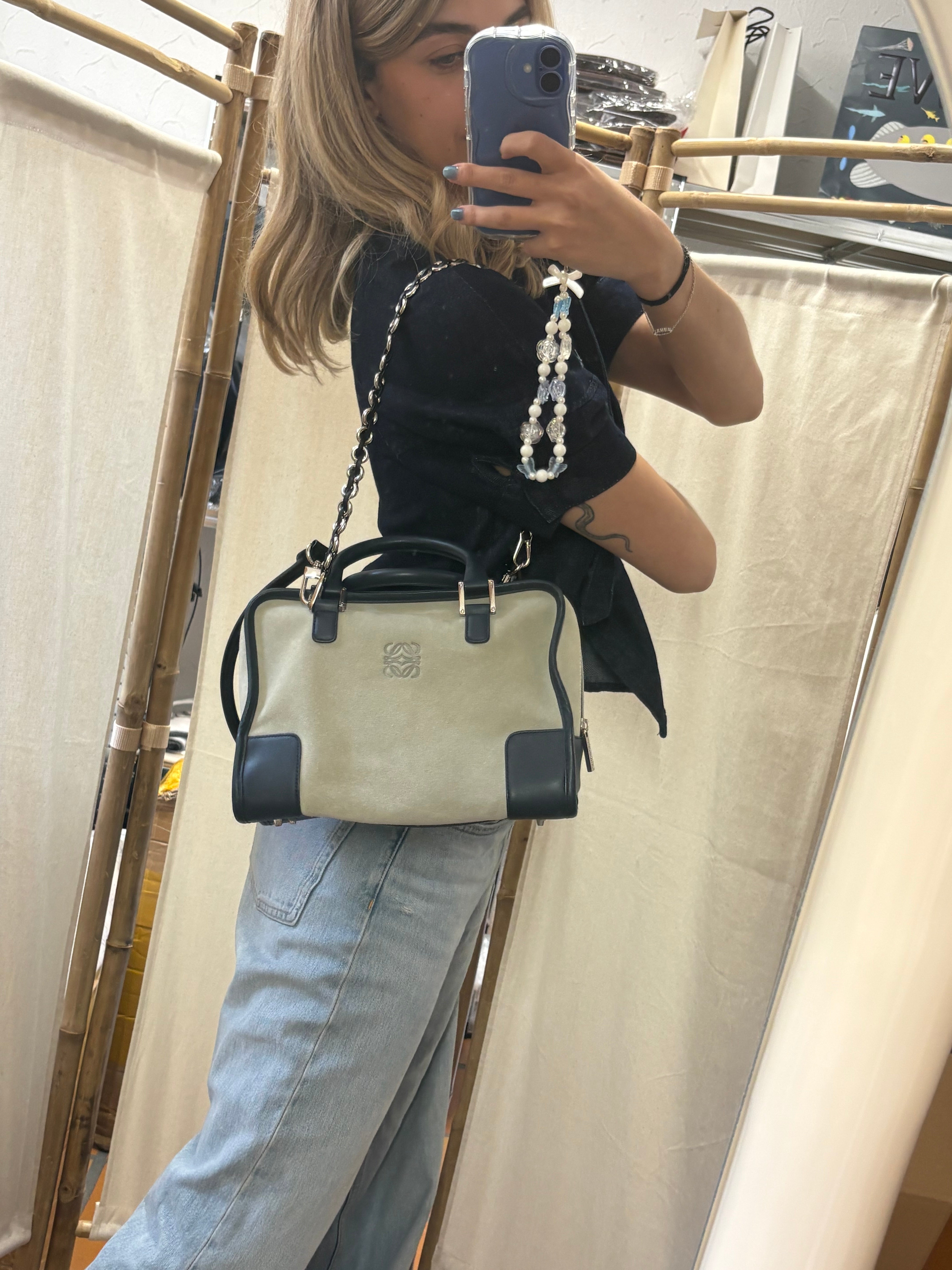 Loewe Amazona 27 Ante y Piel Verde Claro 2 bandoleras