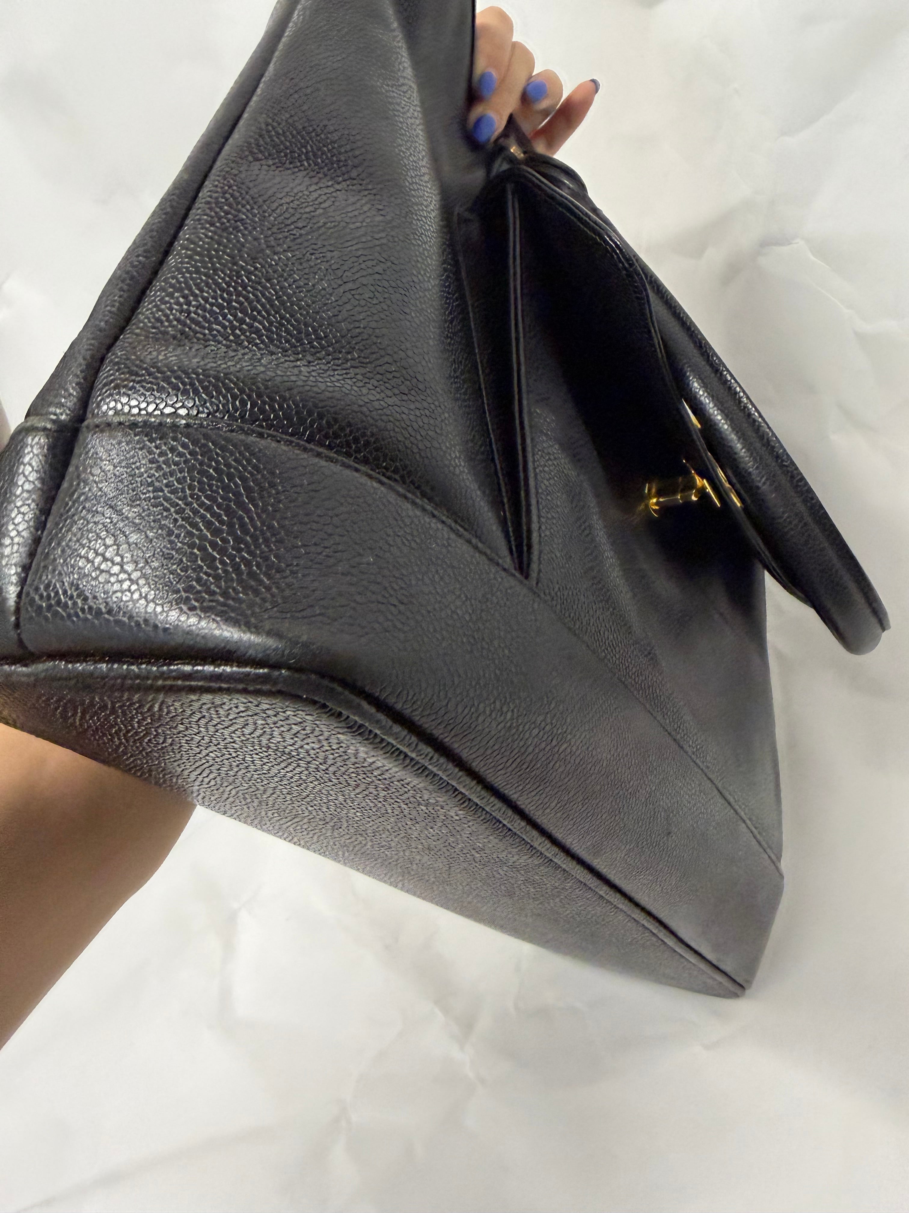 Chanel Caviar Tote Vintage | Logo Grande Turn Lock · Serie 2