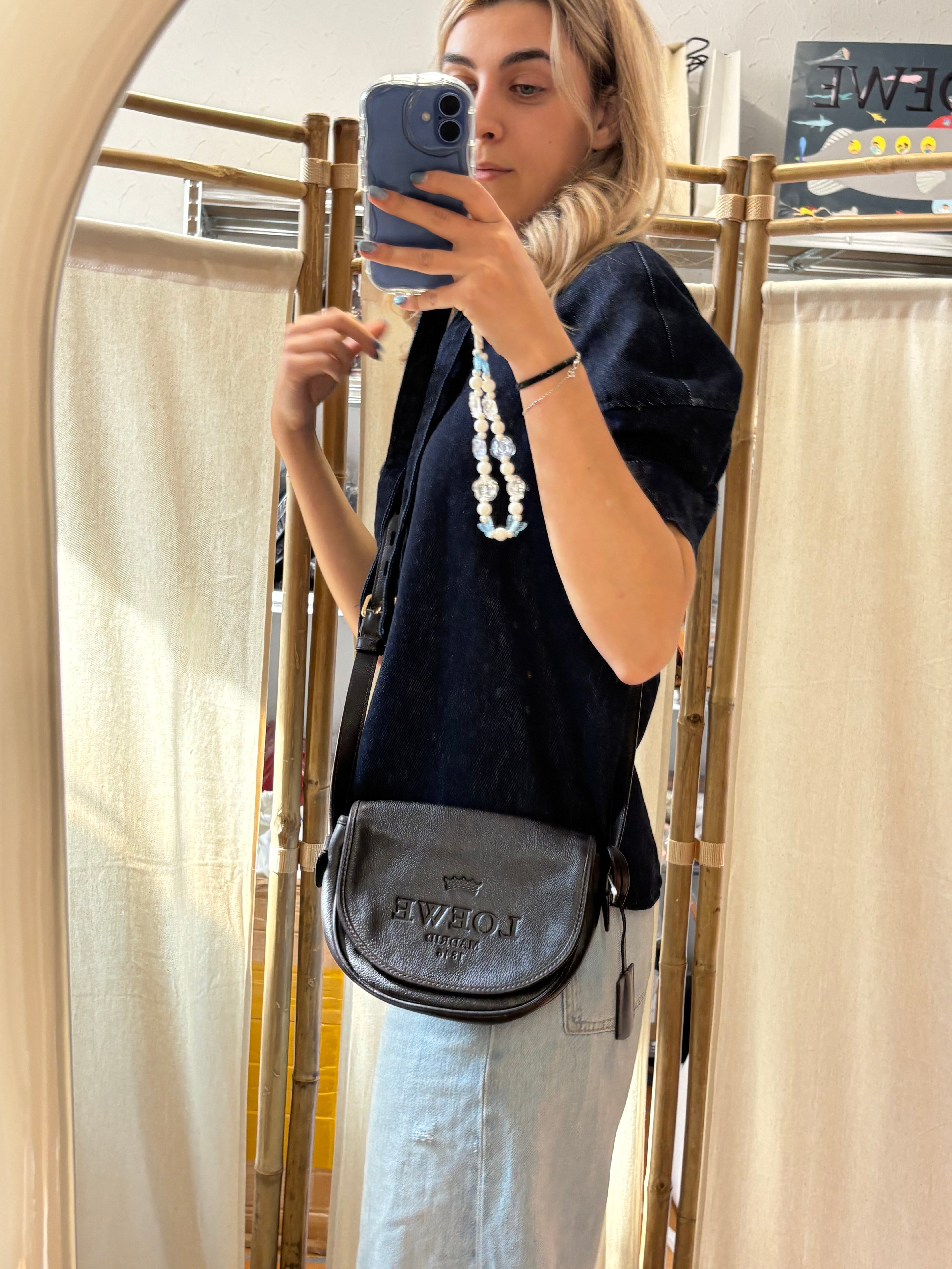 Loewe Heritage Pequeña Marrón – Vintage Crossbody Bag