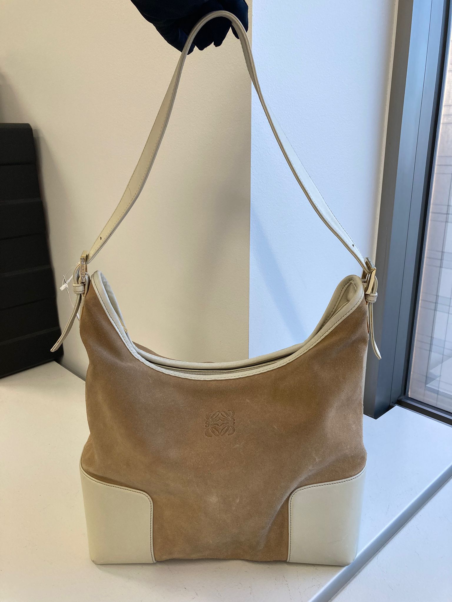 Loewe hombro ante vintage blanco