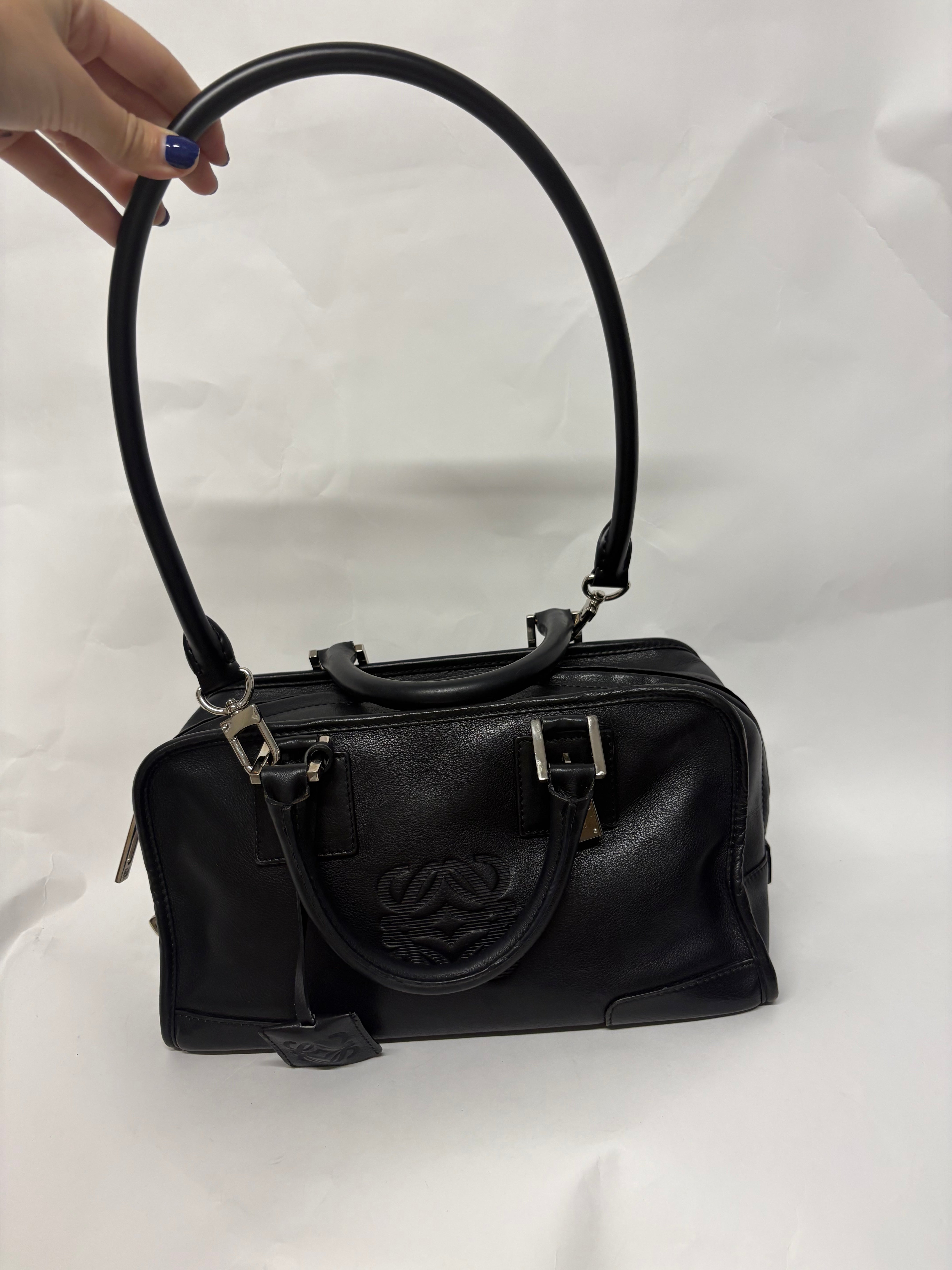 Loewe amazona 30 negro y plata con bandolera