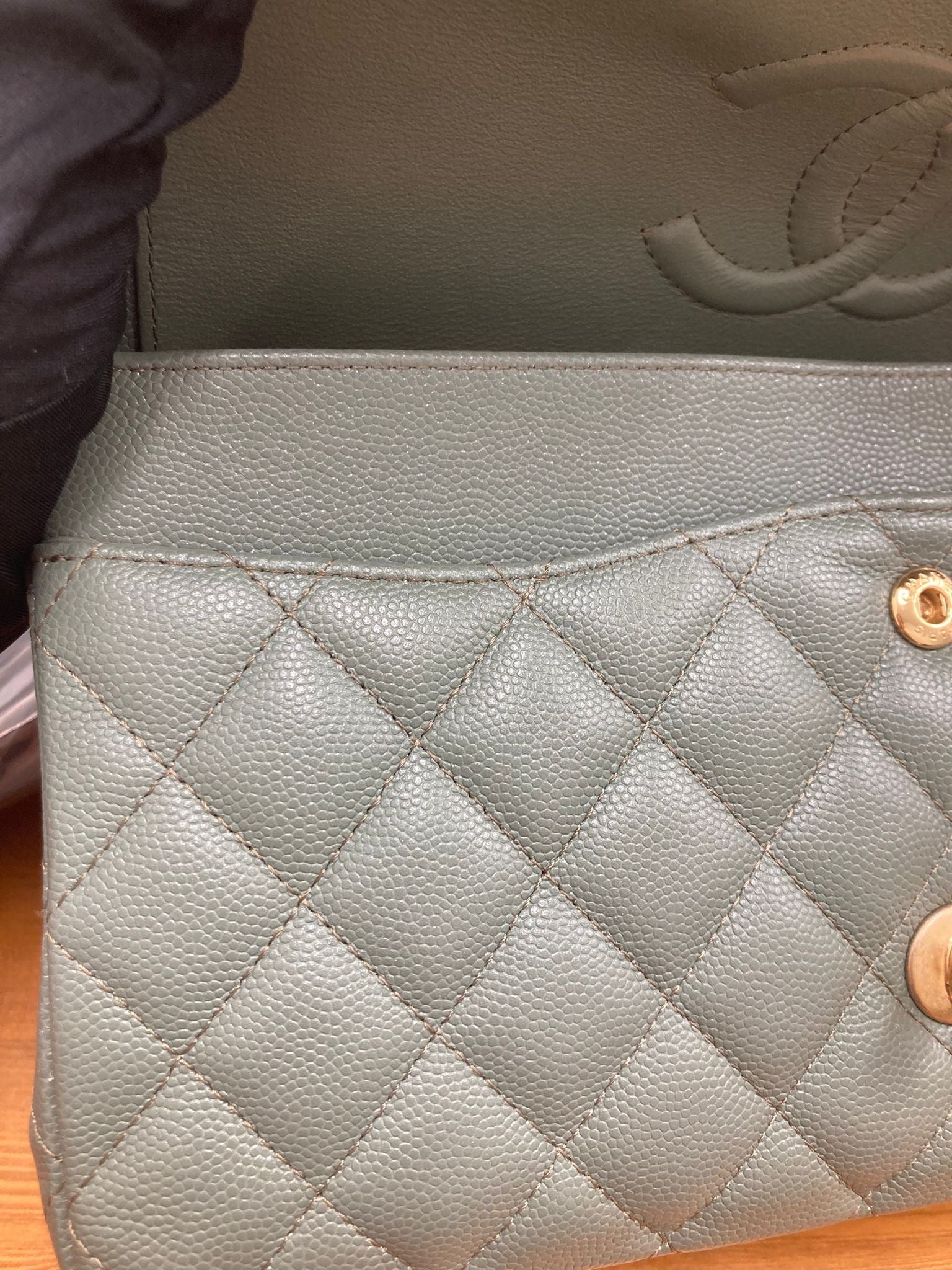 Chanel 11.12 timeless mediano doble flap piel caviar verde