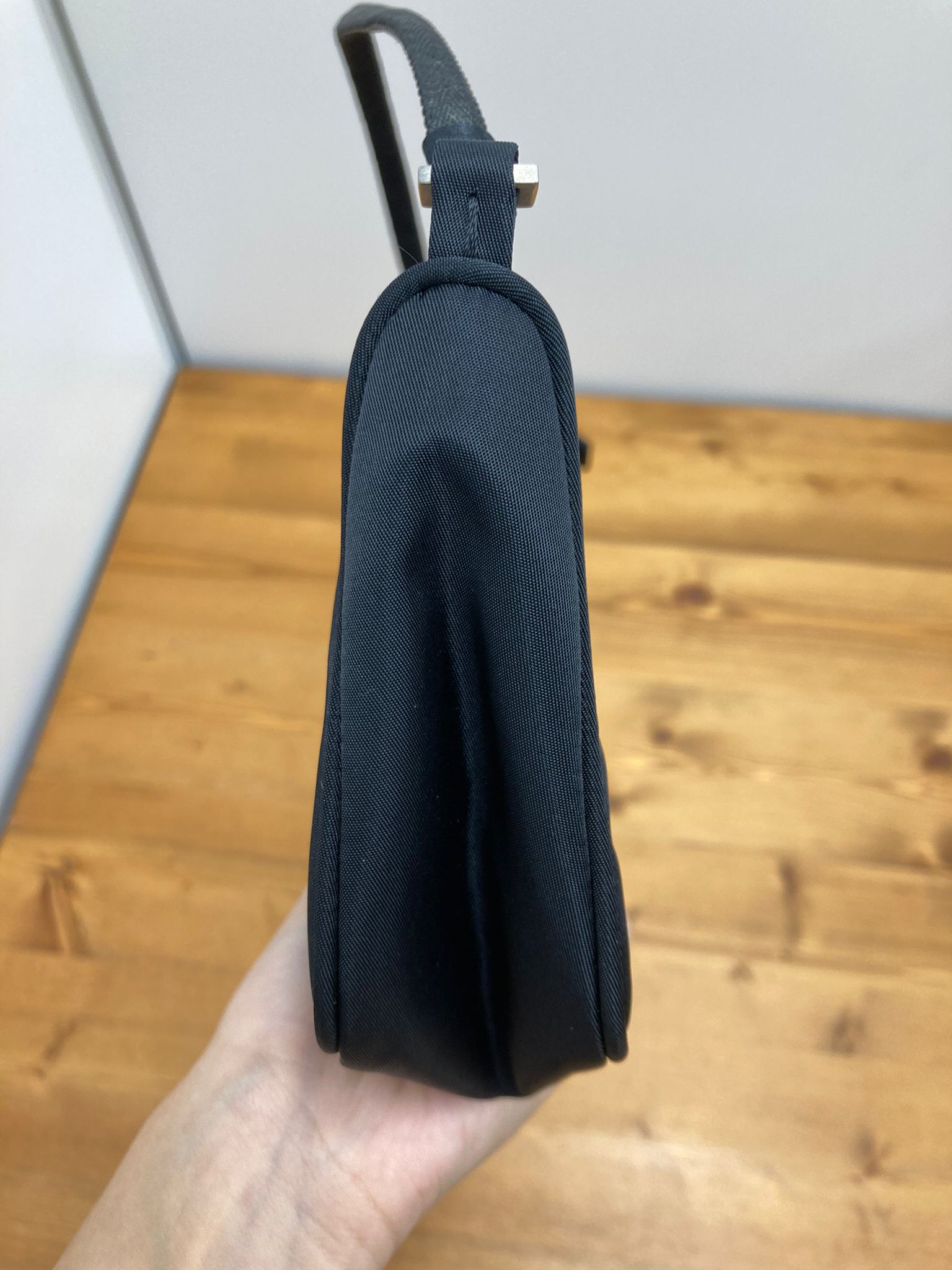 Prada hobo nylon negra