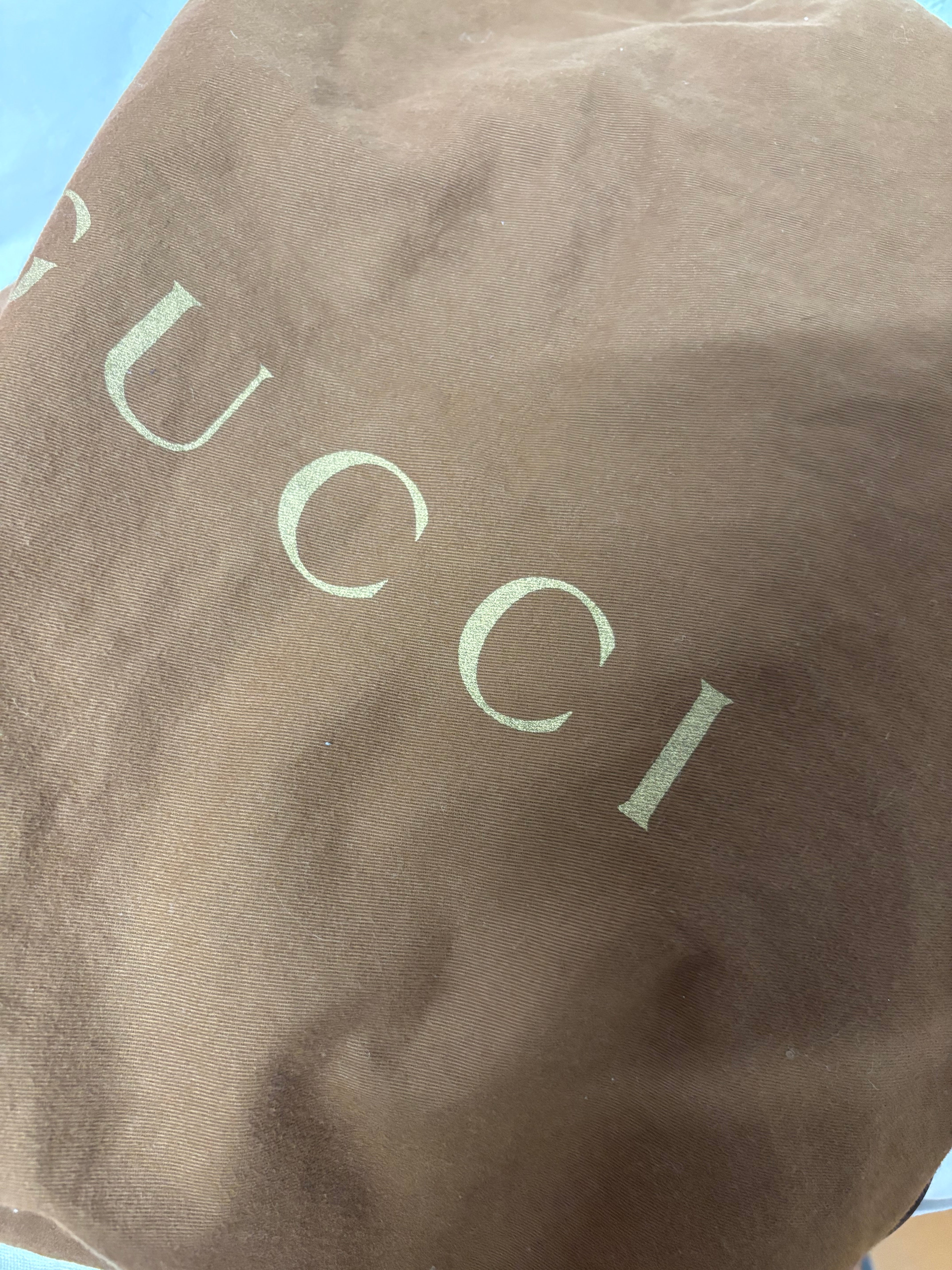 Gucci GG Guccissima suckey – Piel marrón chocolate Y bandolera