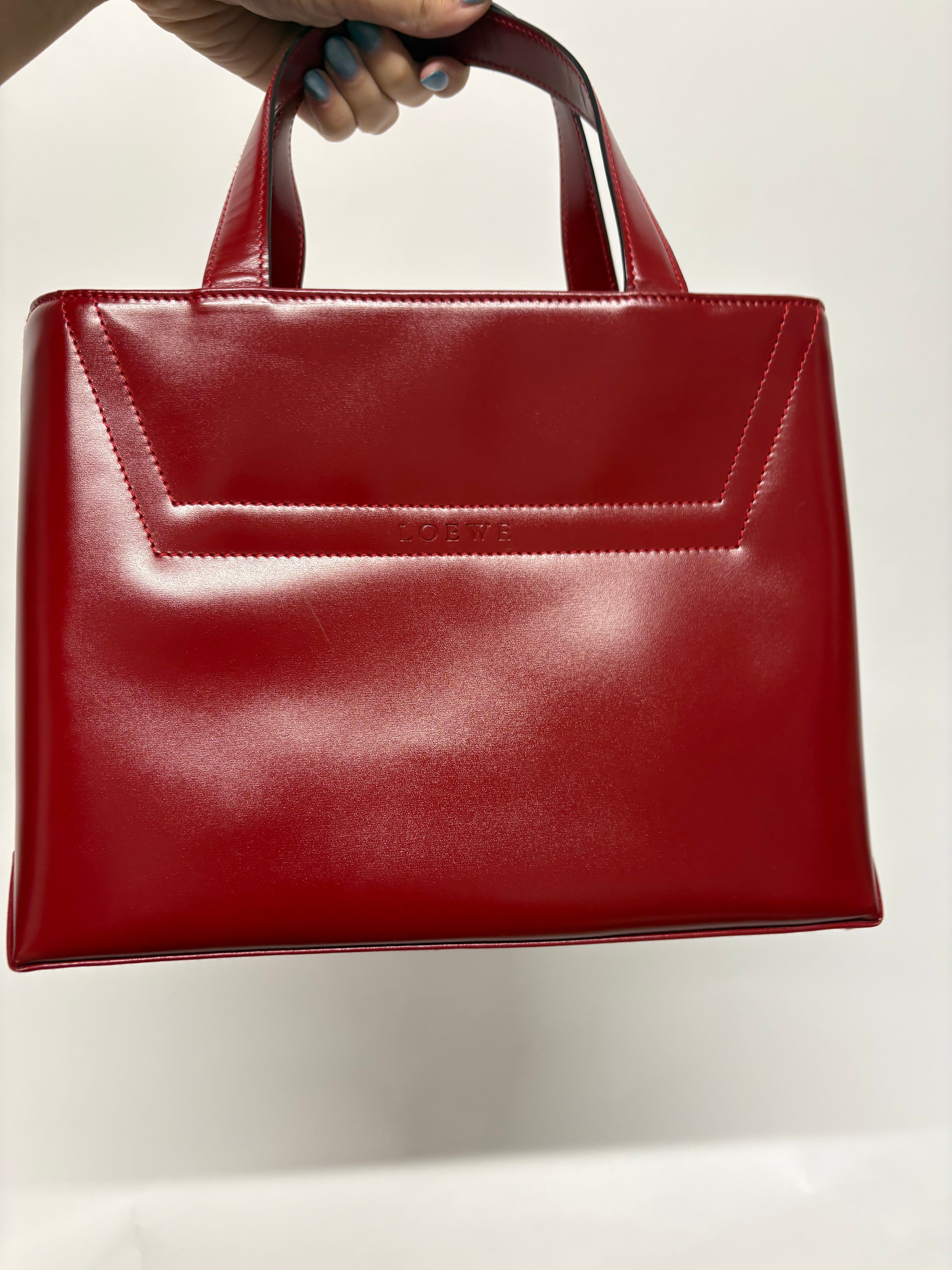 Loewe vintage estructurado cuadrado mini en piel cepillada roja