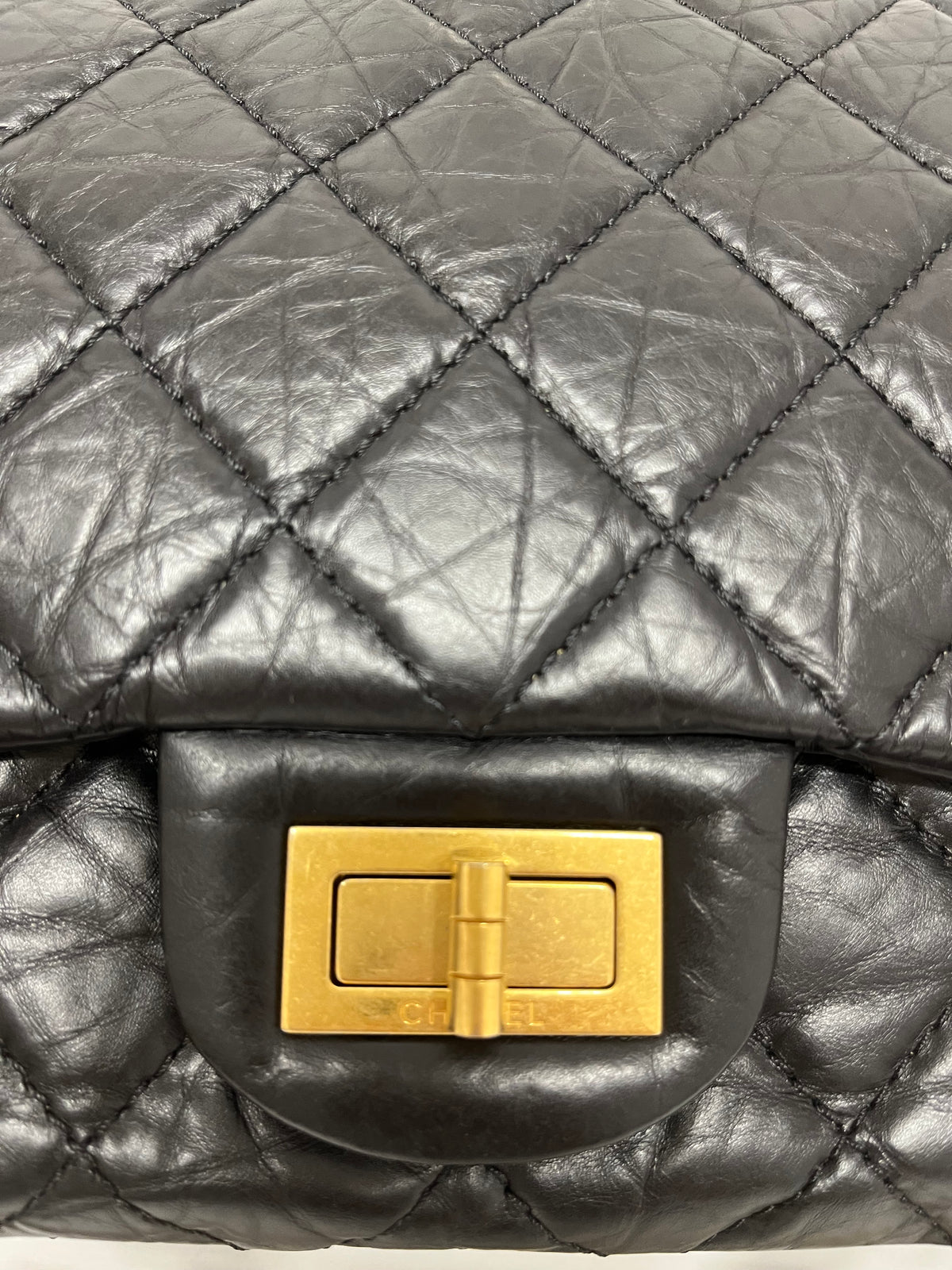 Chanel Reissue 2.55 Double Flap 227 Piel de Becerro Envejecida Negra · grande Serie 15
