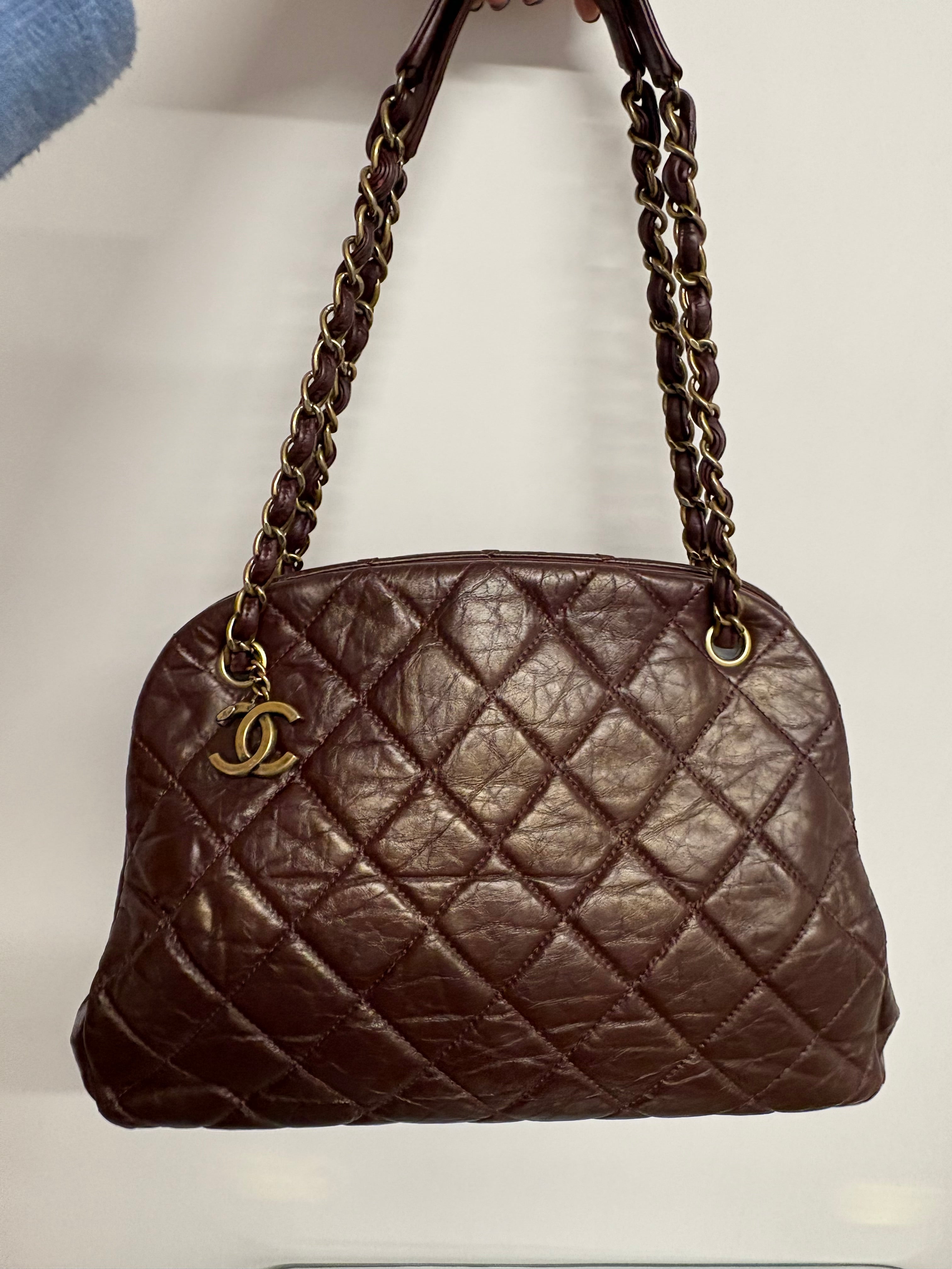 Chanel leather coco mark charm chain shoulder bag burdeos oscuro vintage