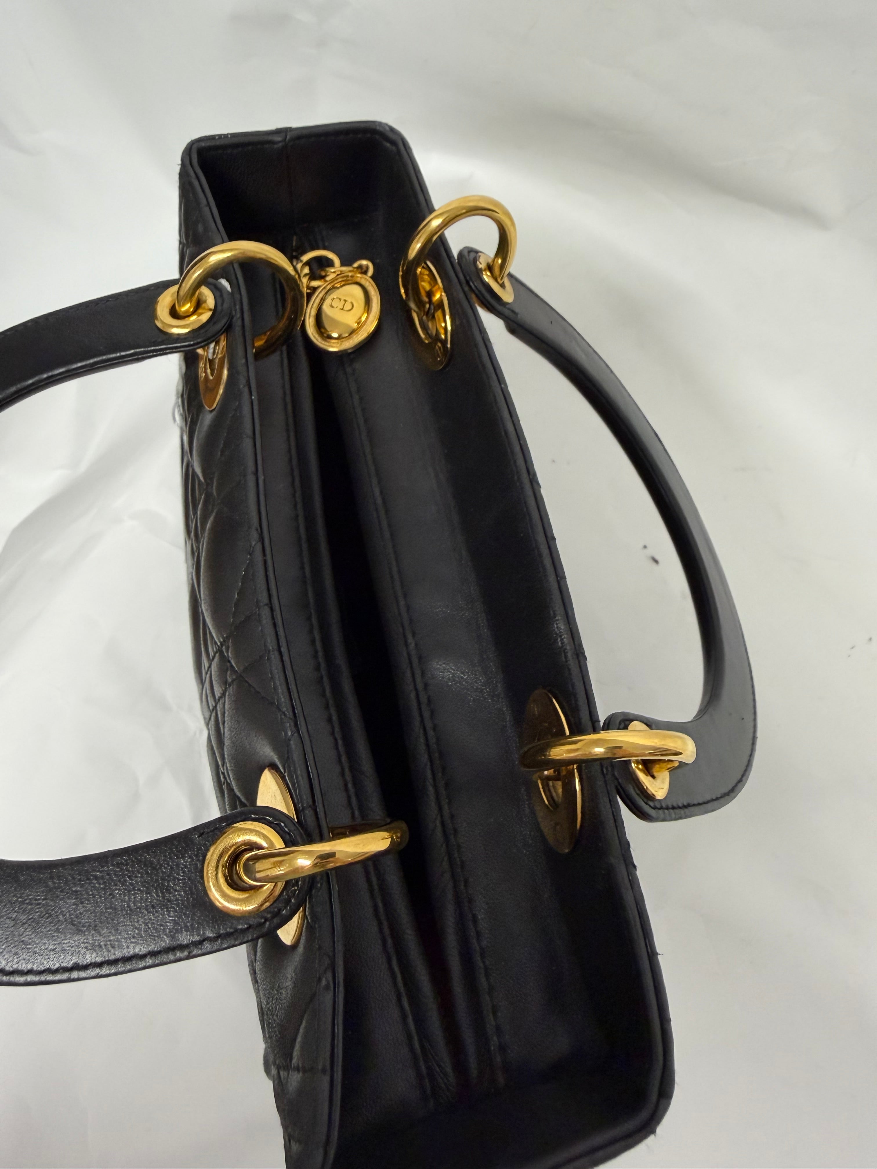 Christian Dior Lady Dior Medium | Lambskin Negro Gold