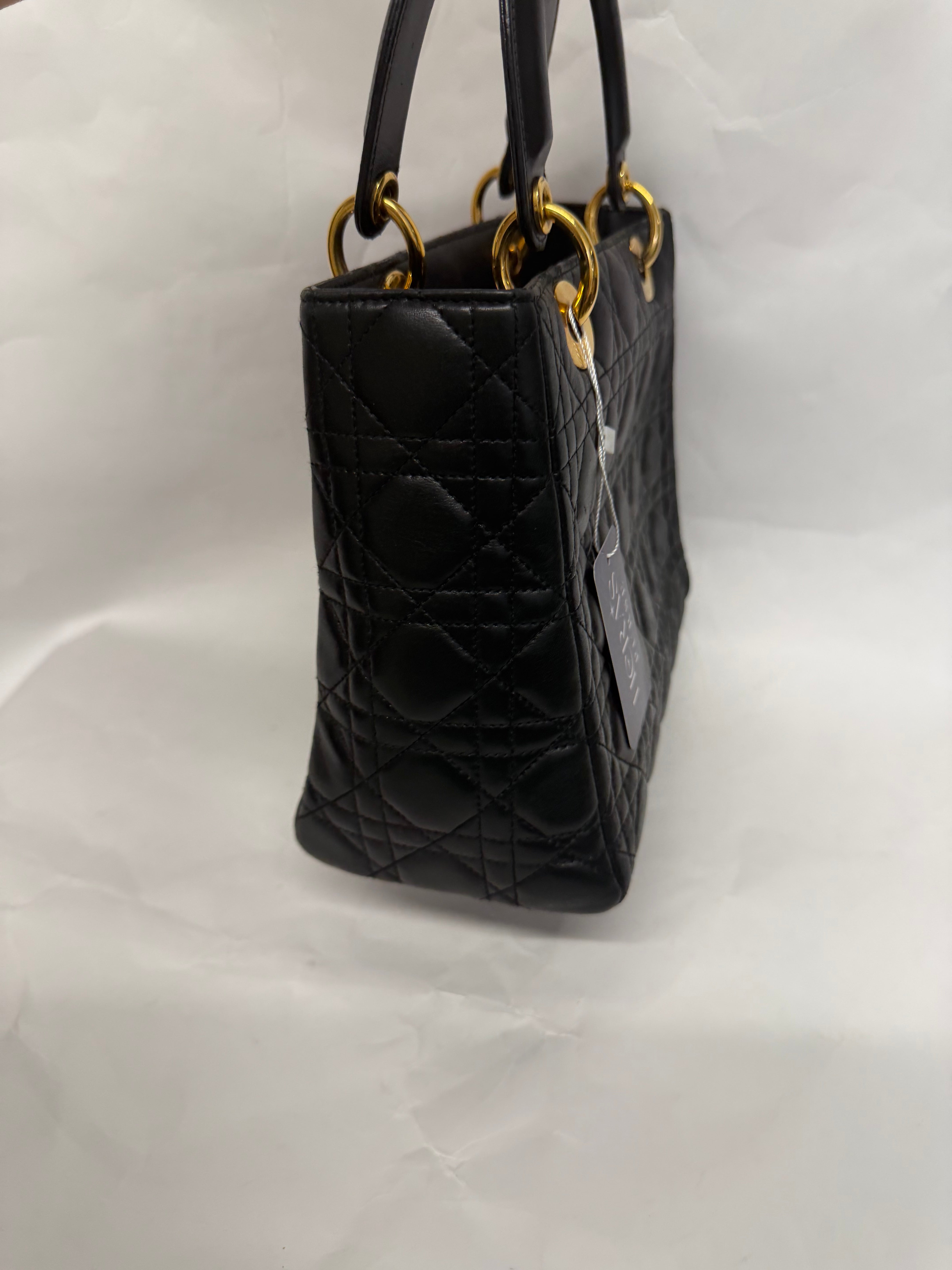 Christian Dior Lady Dior Medium | Lambskin Negro Gold