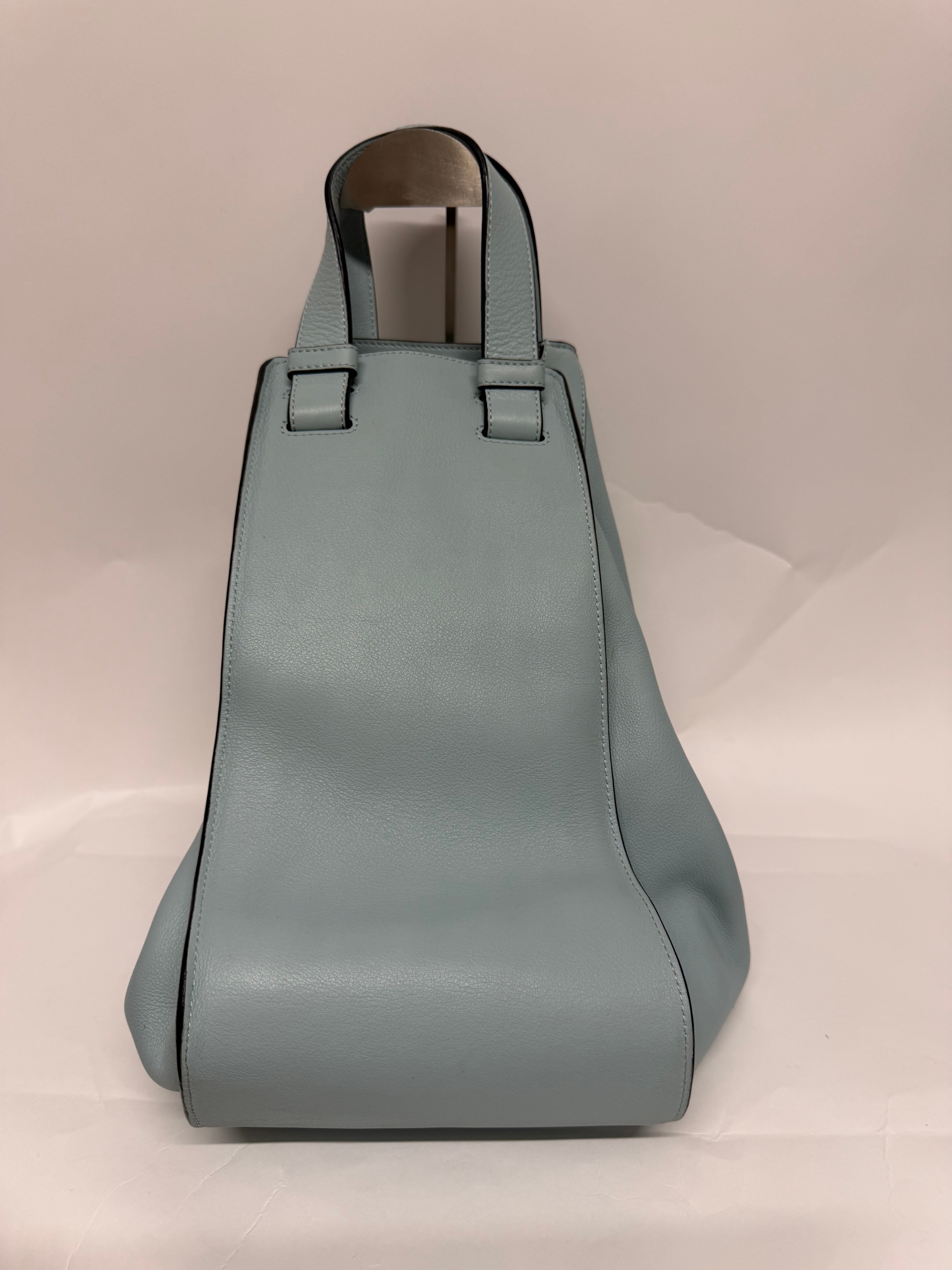 Loewe hammock Grande azul cielo con pouch