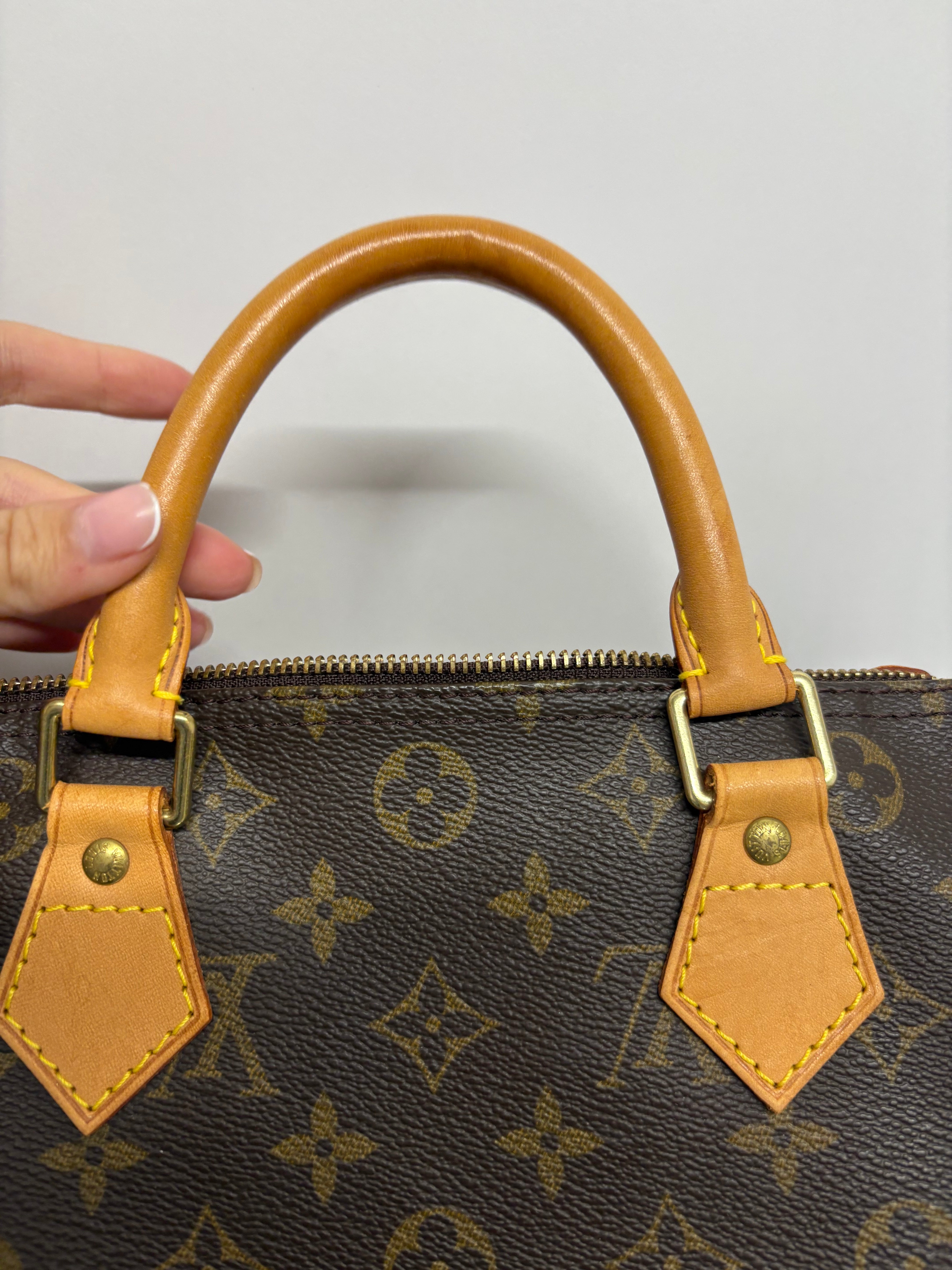 Louis Vuitton speedy 30 canvas monogram
