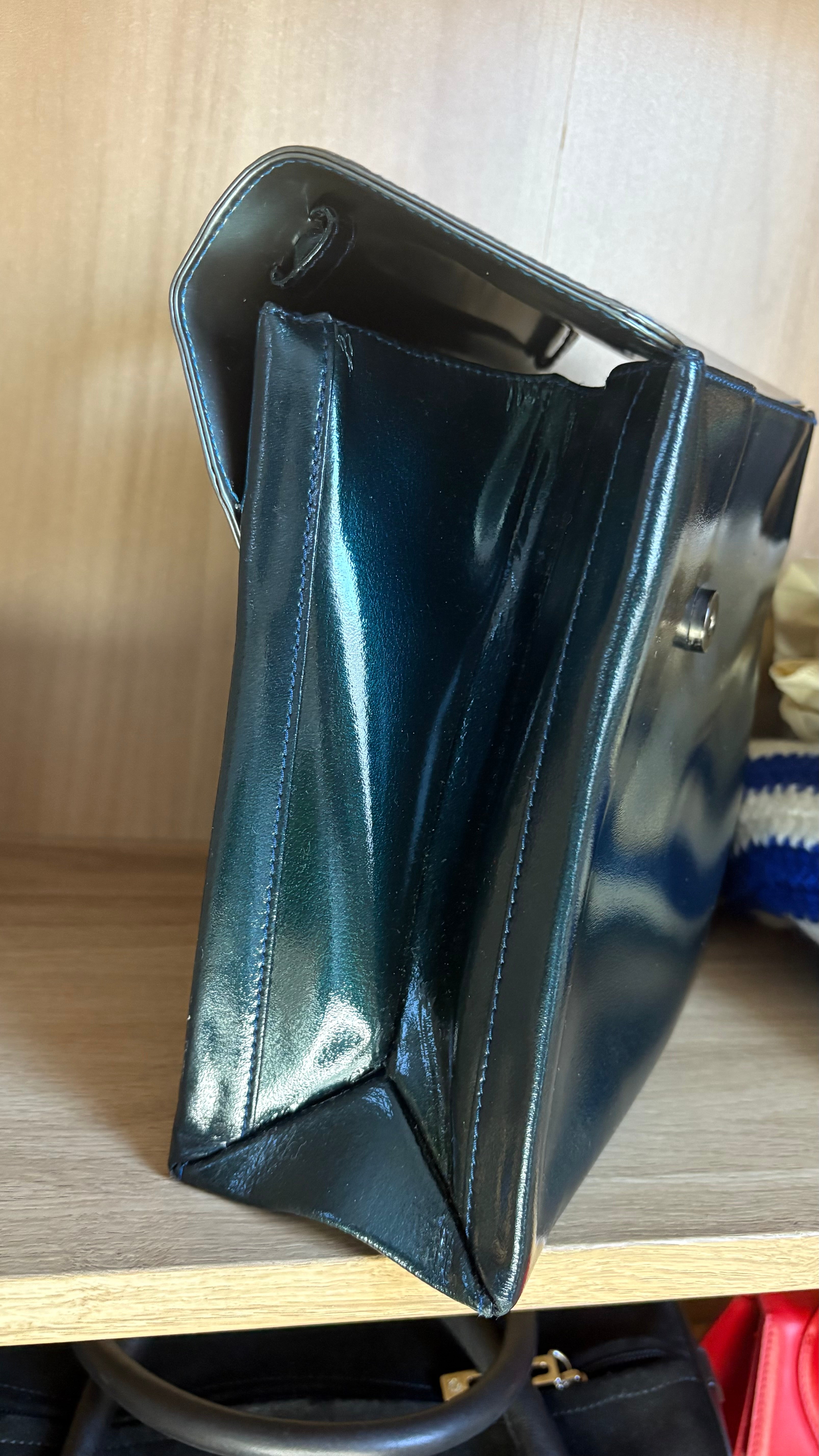 Bolso Loewe Velazquez Twist azul
oscuro/plateado