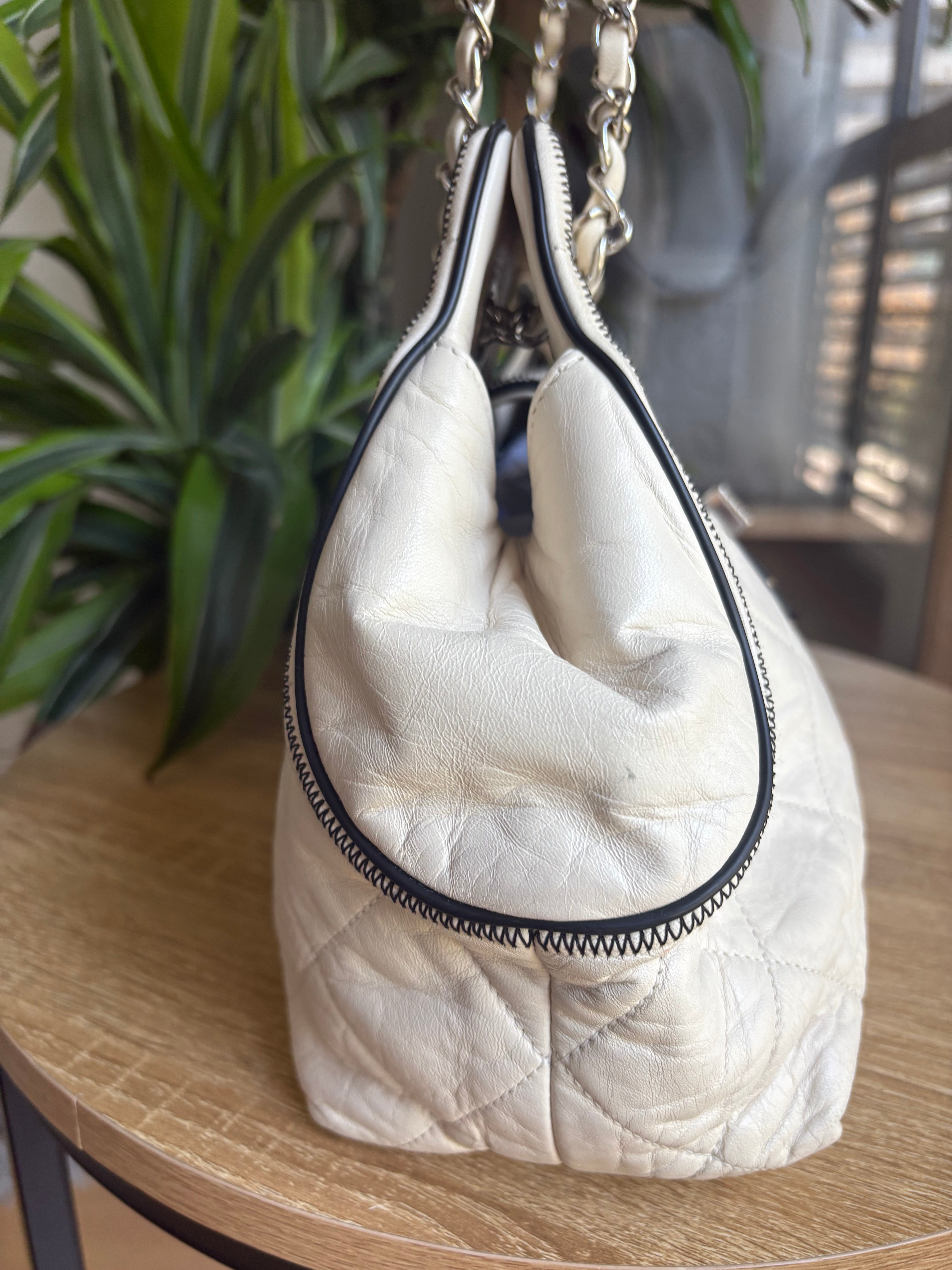 CHANEL - Reissue Accordion Flap blanco