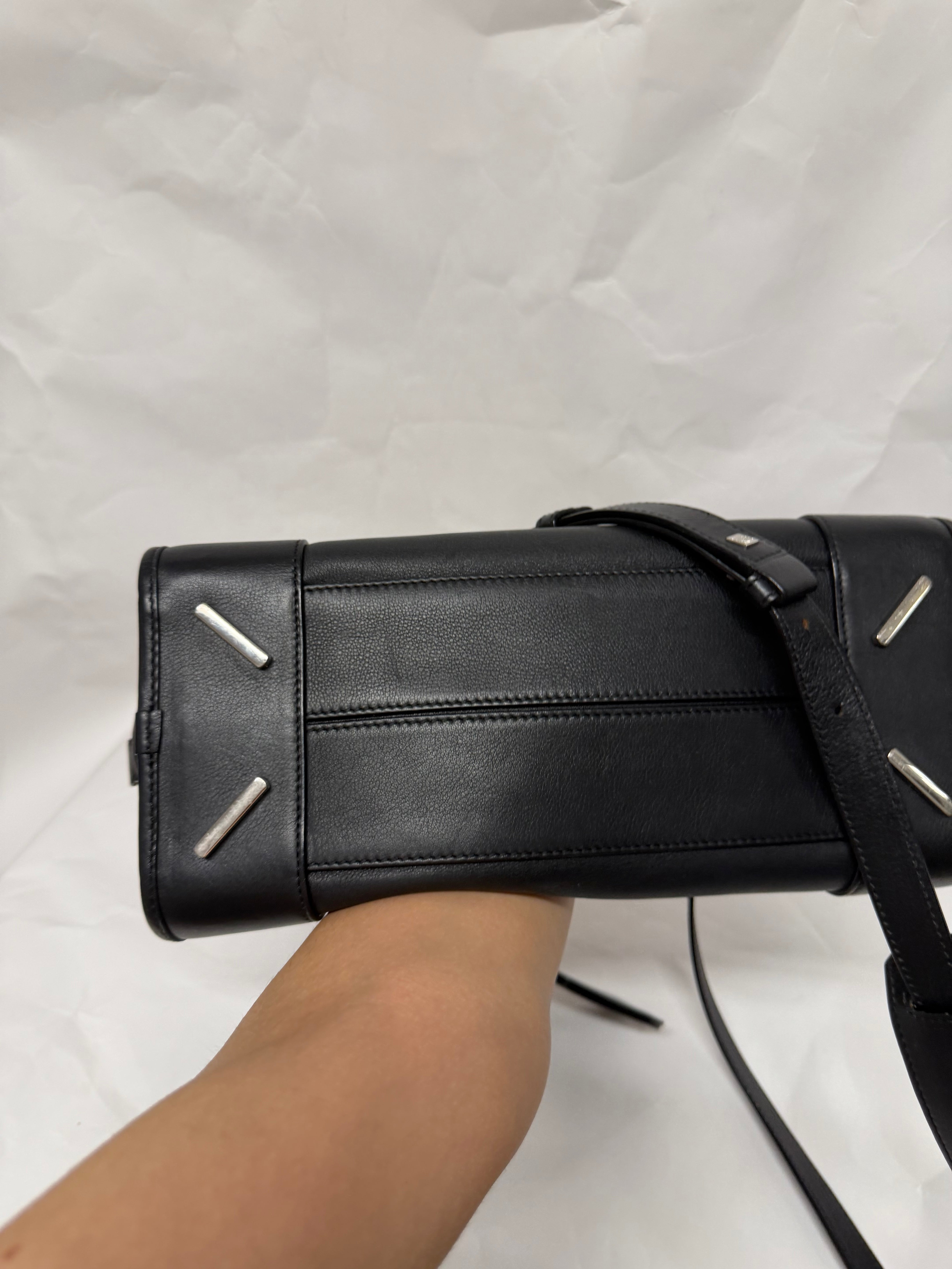 Loewe Amazona 28 | Piel Vacuno Negra Herrajes Paladio