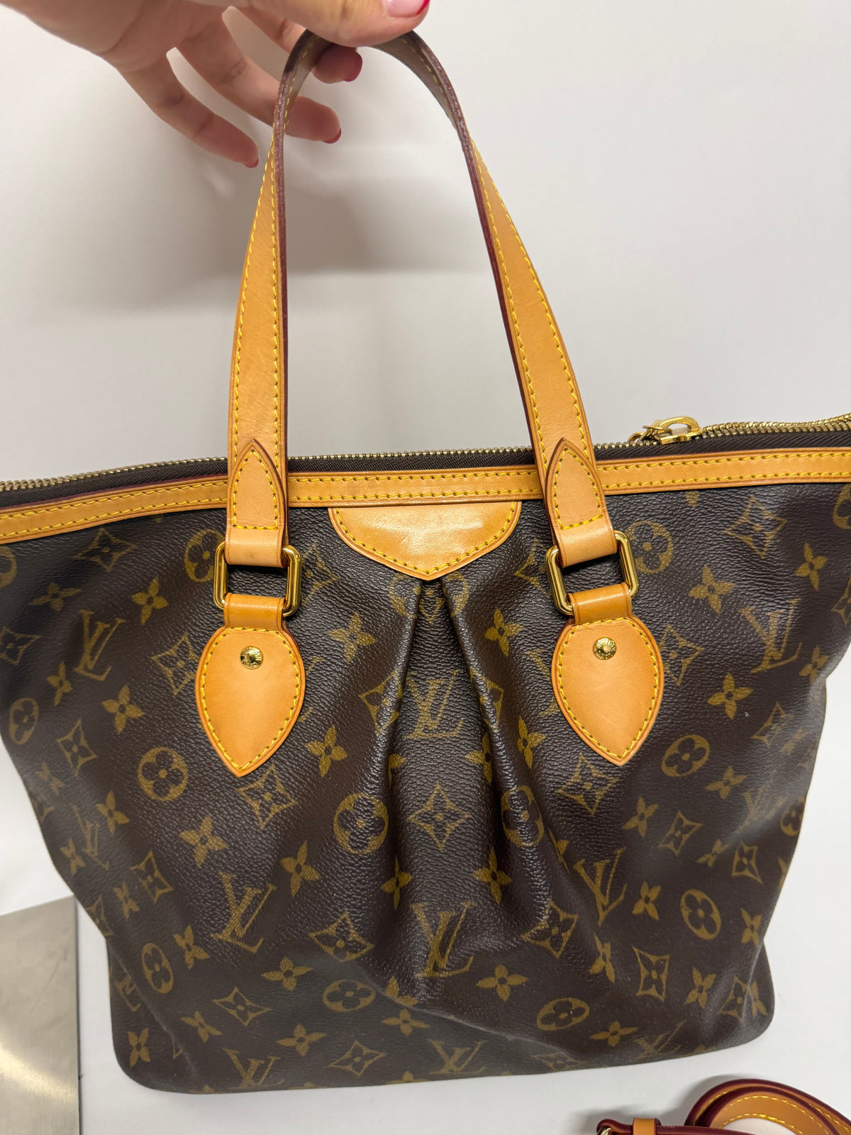Louis Vuitton Palermo PM Monogram con Bandolera de Piel Heras Purse