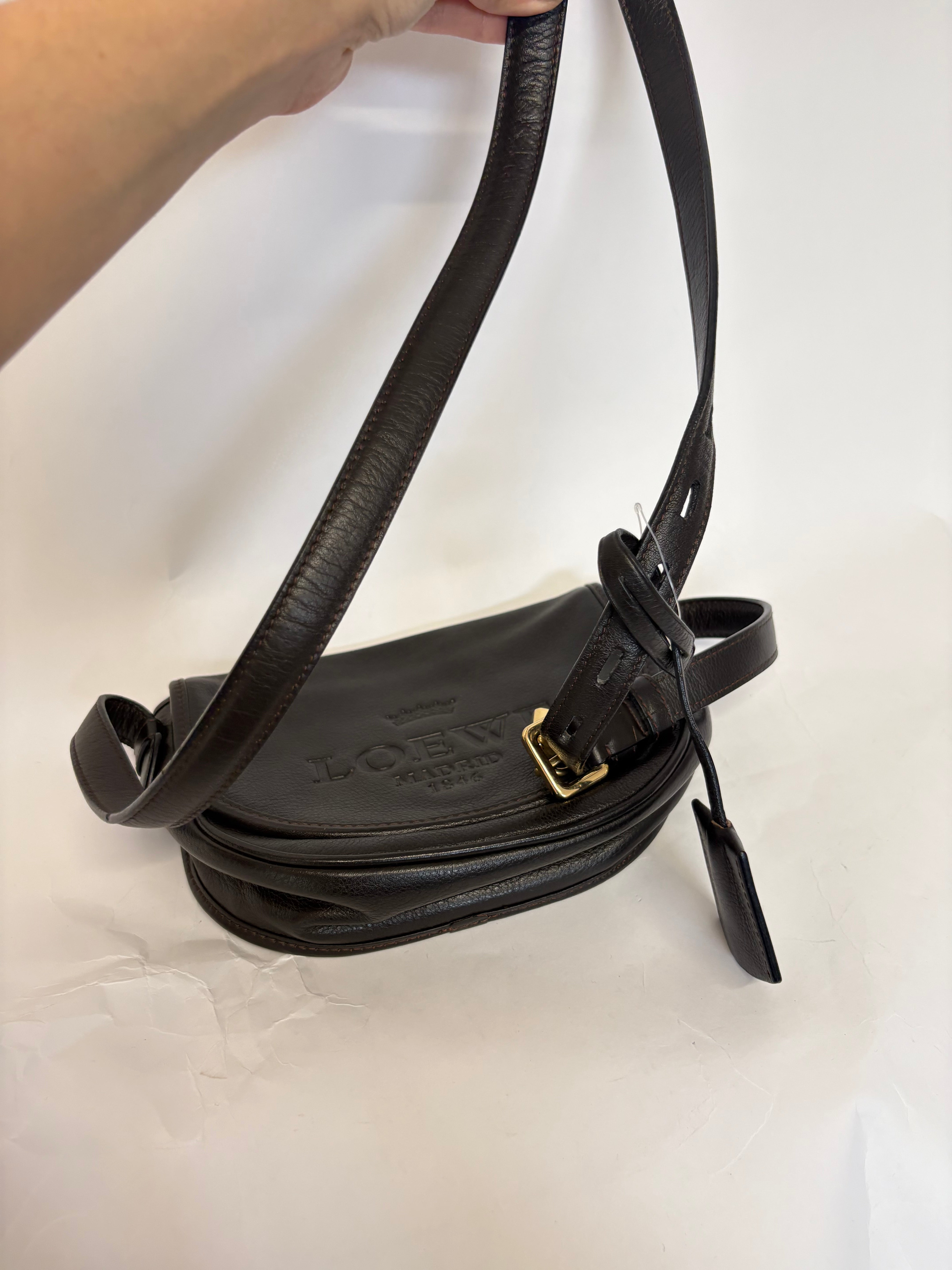 Loewe Heritage Pequeña Marrón – Vintage Crossbody Bag