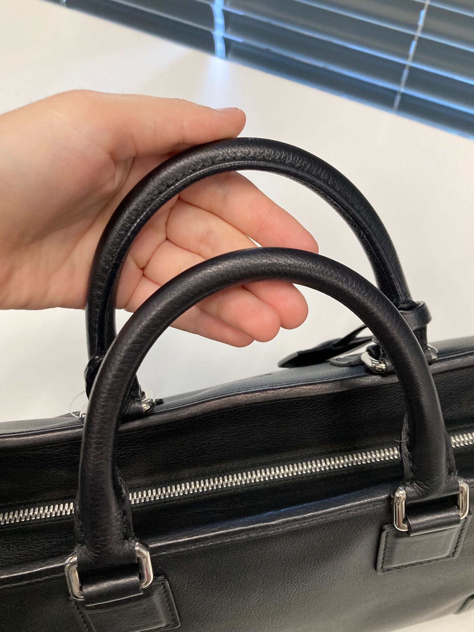 Loewe amazona 30 negro y plata