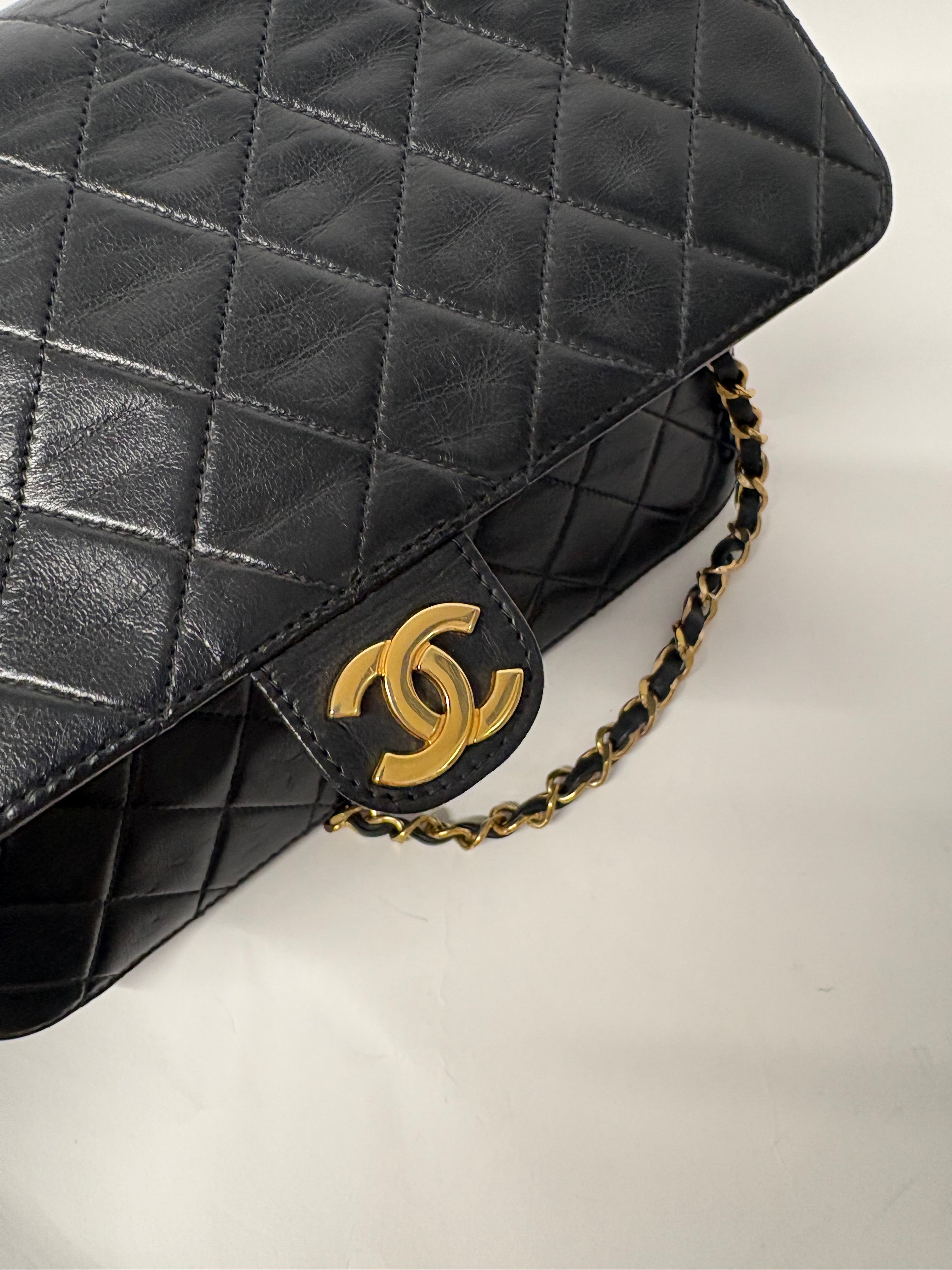 Chanel Timeless Matelassé Single Flap negra