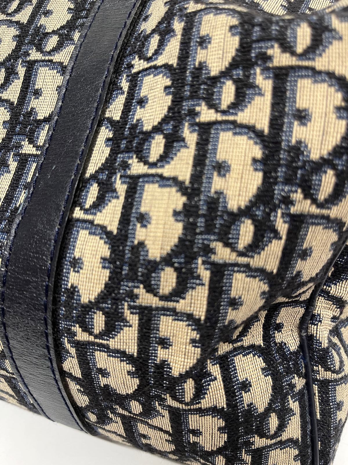 Christian Dior Boston 30 Lona Trotter con Interior en Tela y Bandolera de Borlas