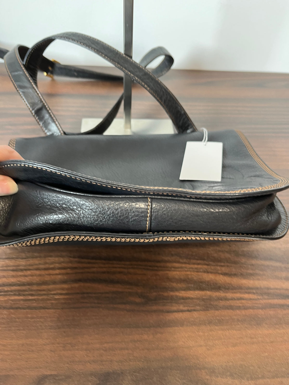 Loewe Heritage Vintage Bandolera Piel Negra con Anagrama en Relieve