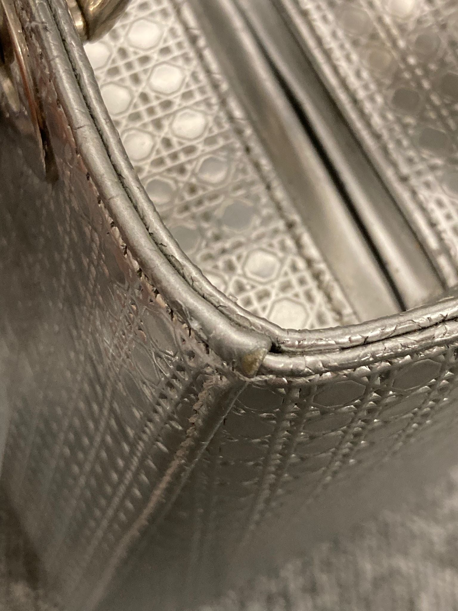 Christian Dior Lady Dior Cannage – Piel plateada