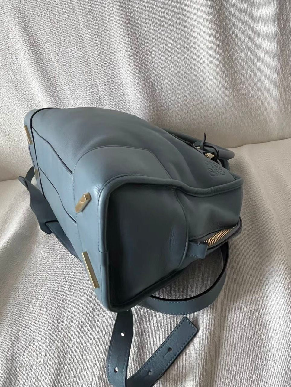 Loewe amazona 28 azul con bandolera