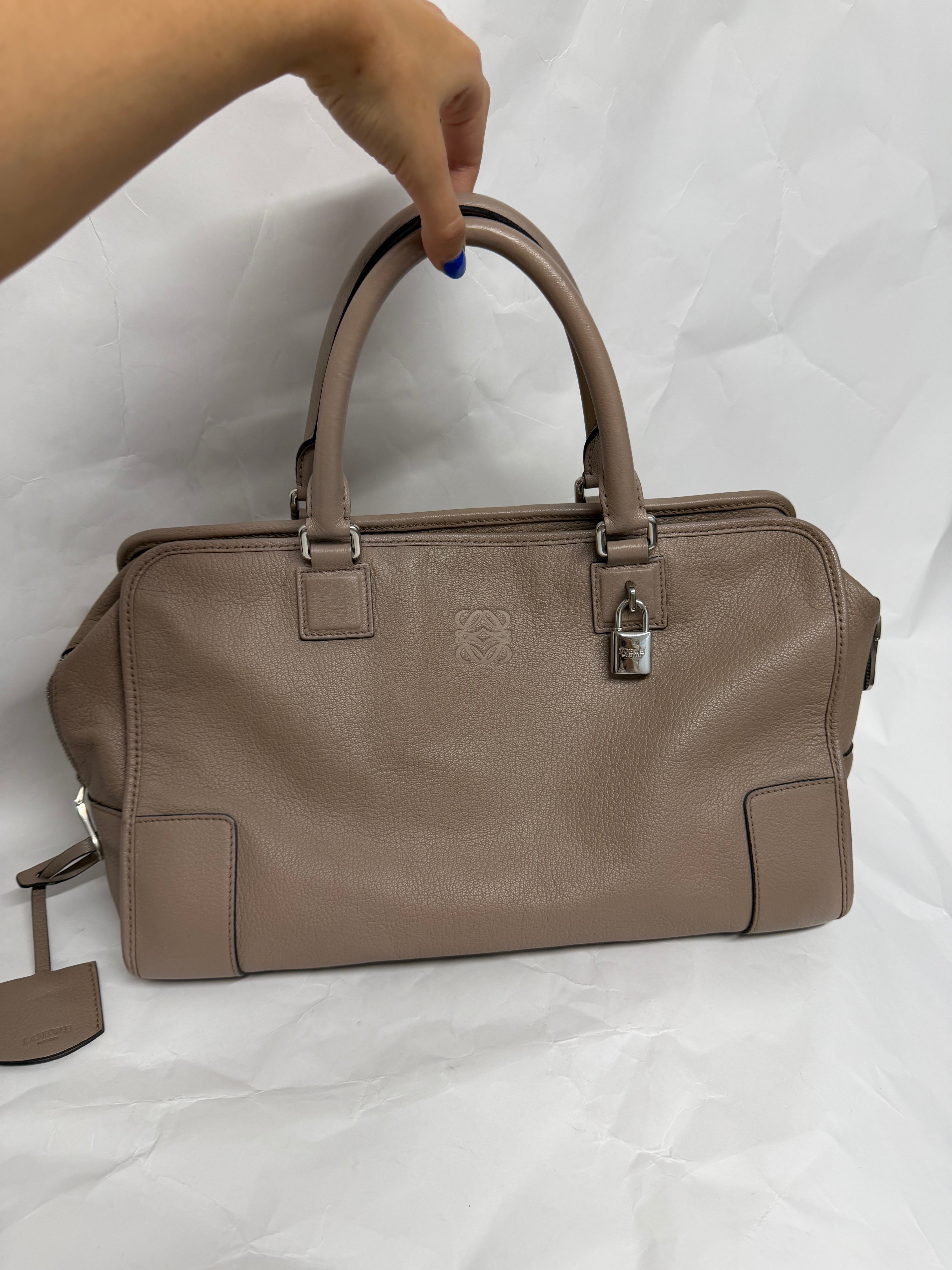 Loewe Amazona 36 | Piel Granulada Greige