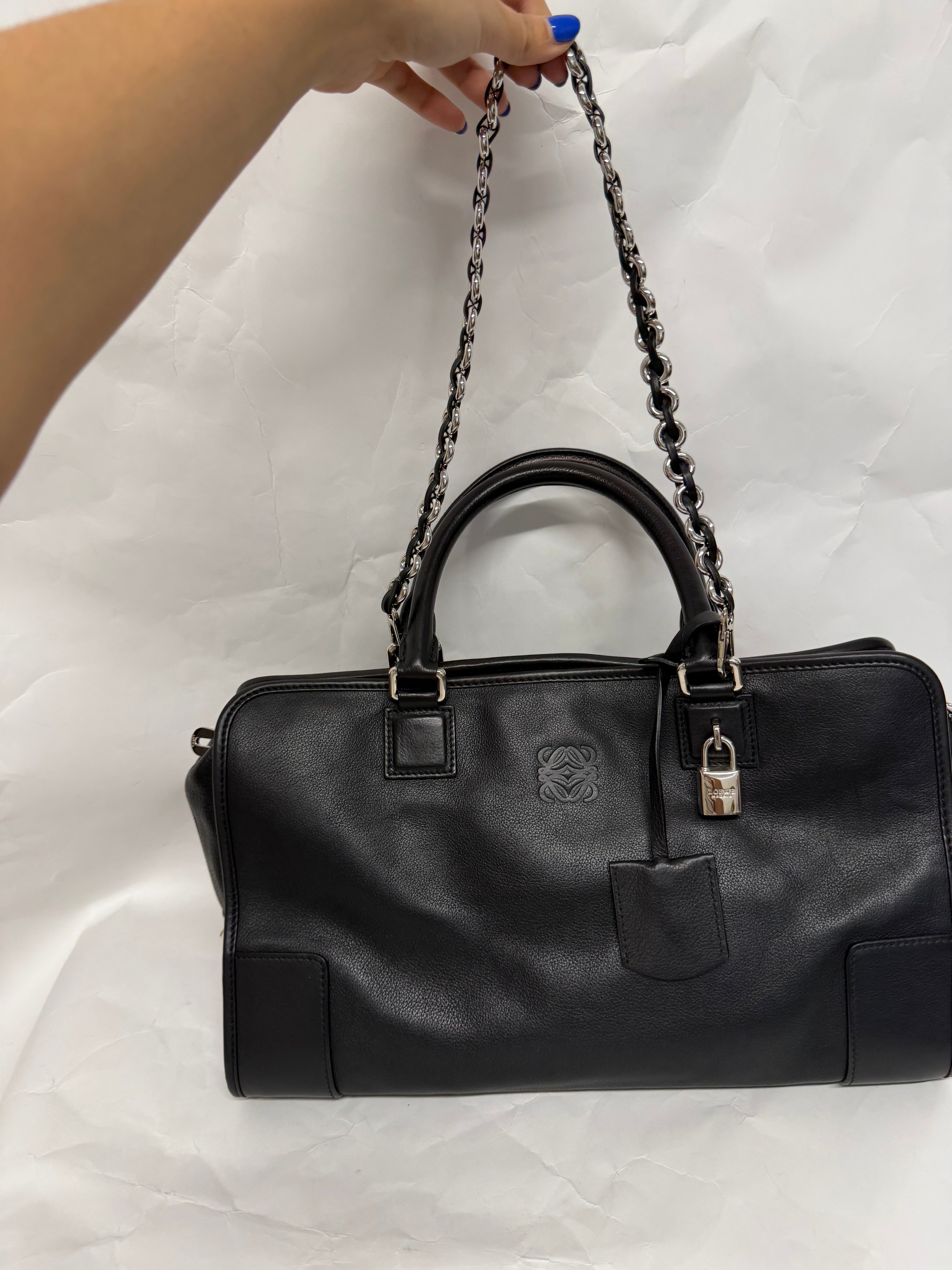 Loewe Amazona 36 | Piel Negra Herrajes Plata