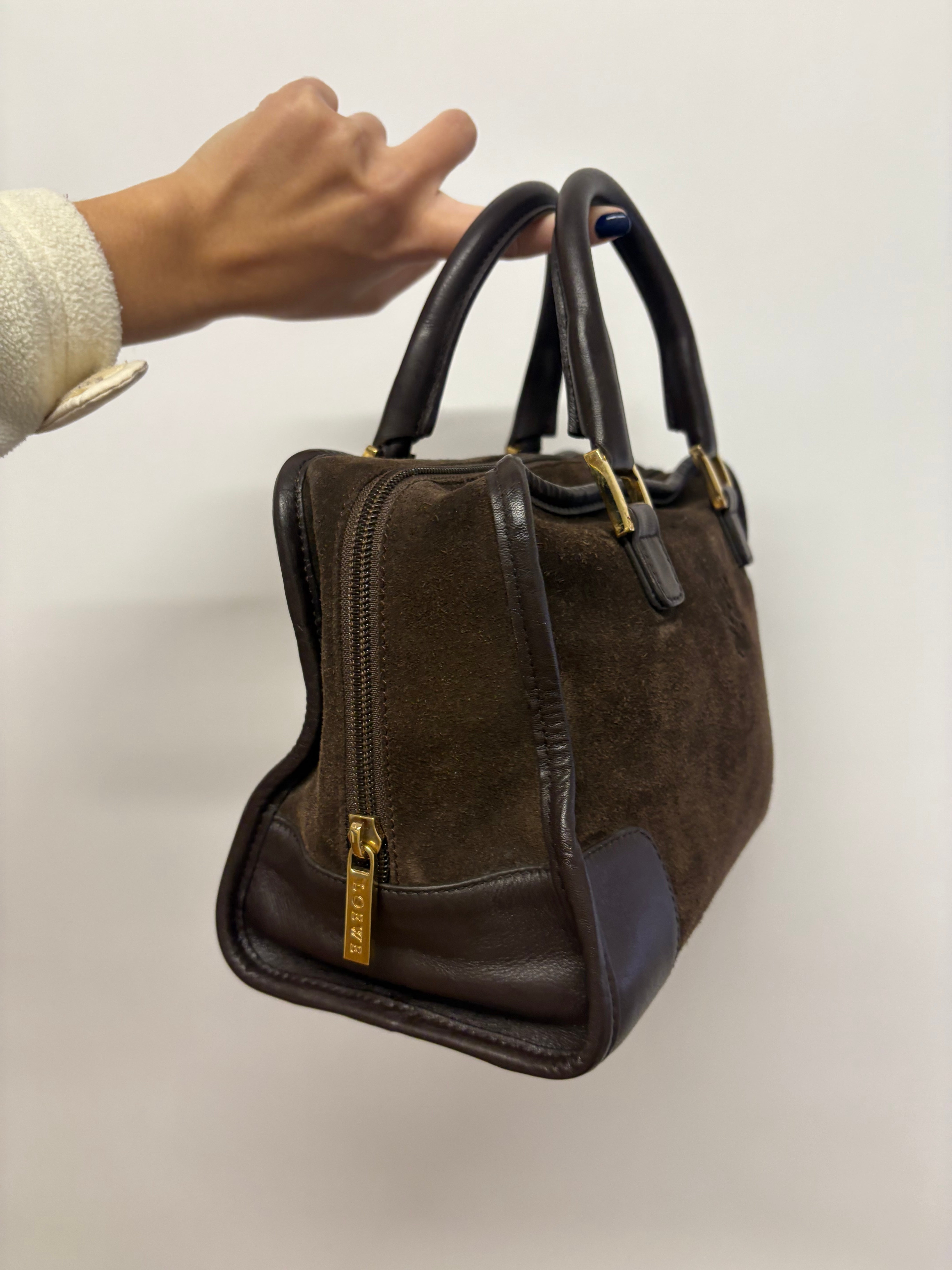 LOEWE Amazona 28 – Ante Marrón & Piel Chocolate