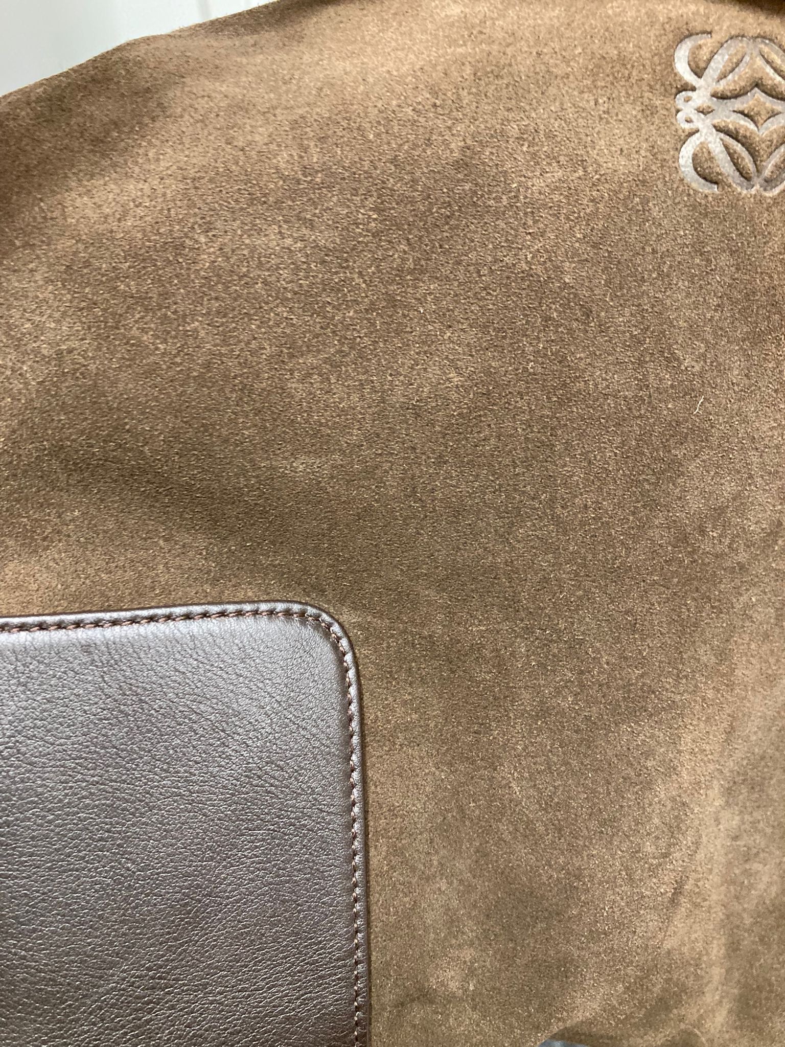 Loewe Bolso al Hombro en Ante Marrón Chocolate y Piel Lisa