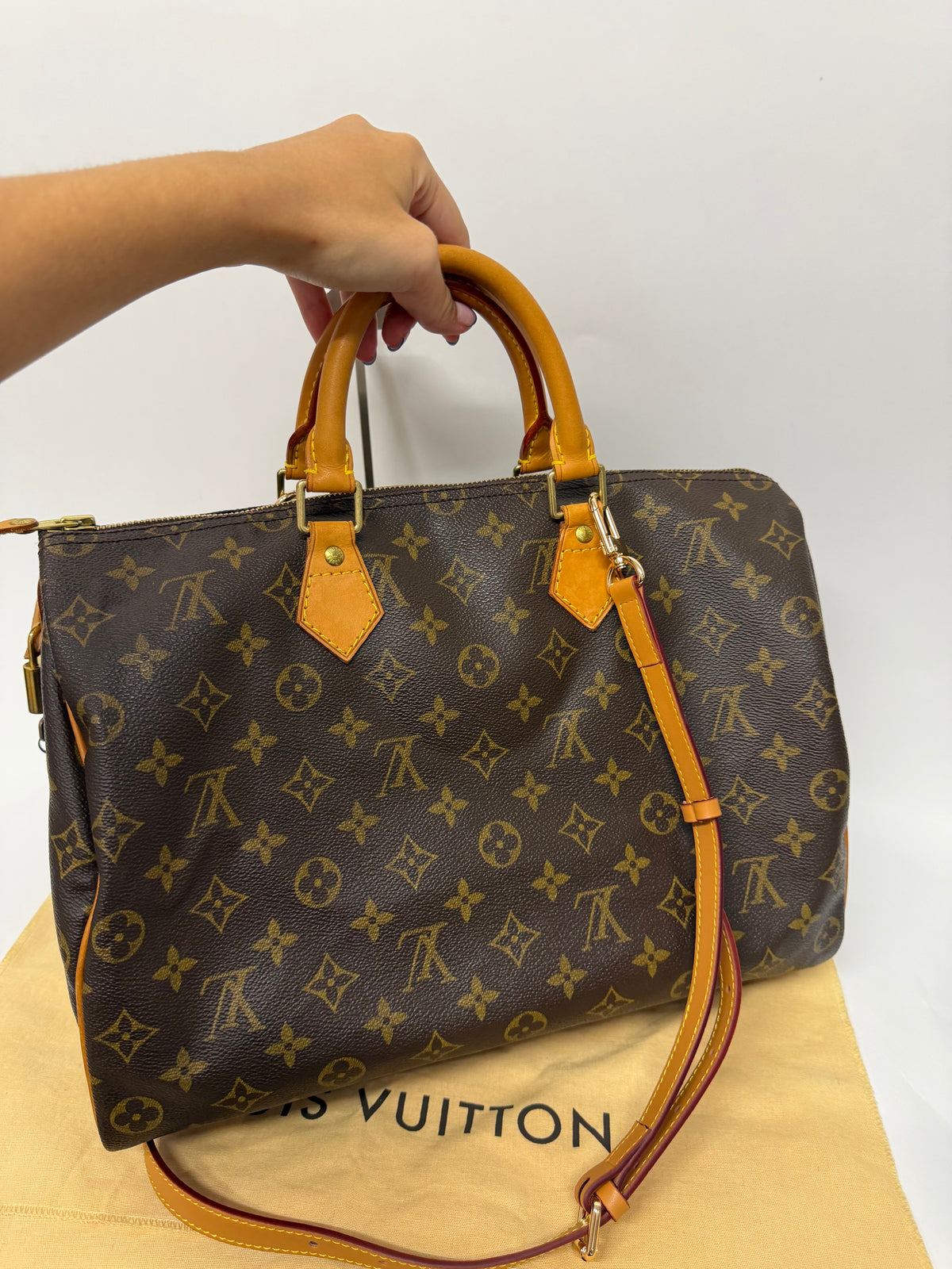 Louis Vuitton Speedy 35 Monogram MB0052