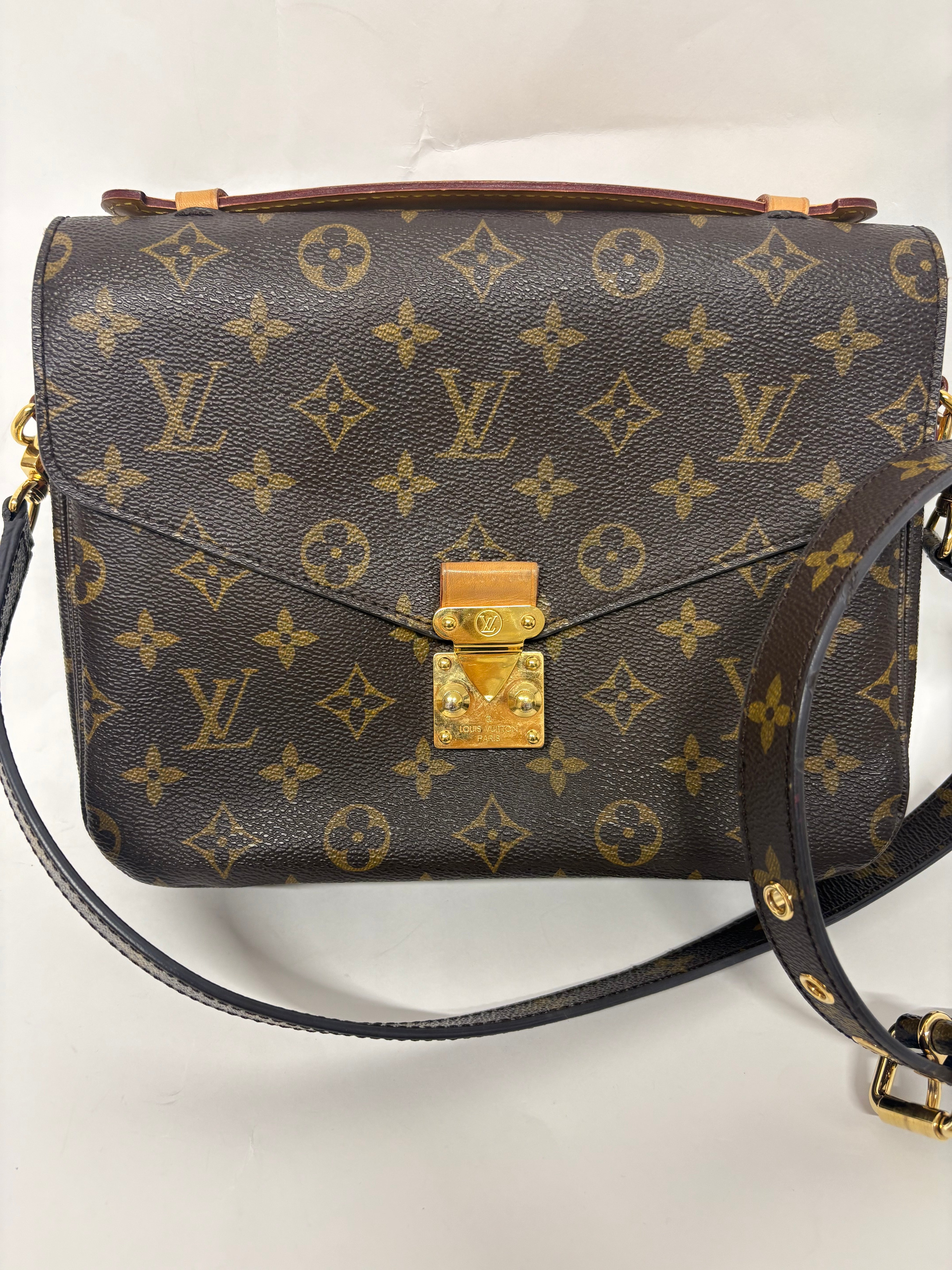 Louis Vuitton Pochette Métis MM Monogram
