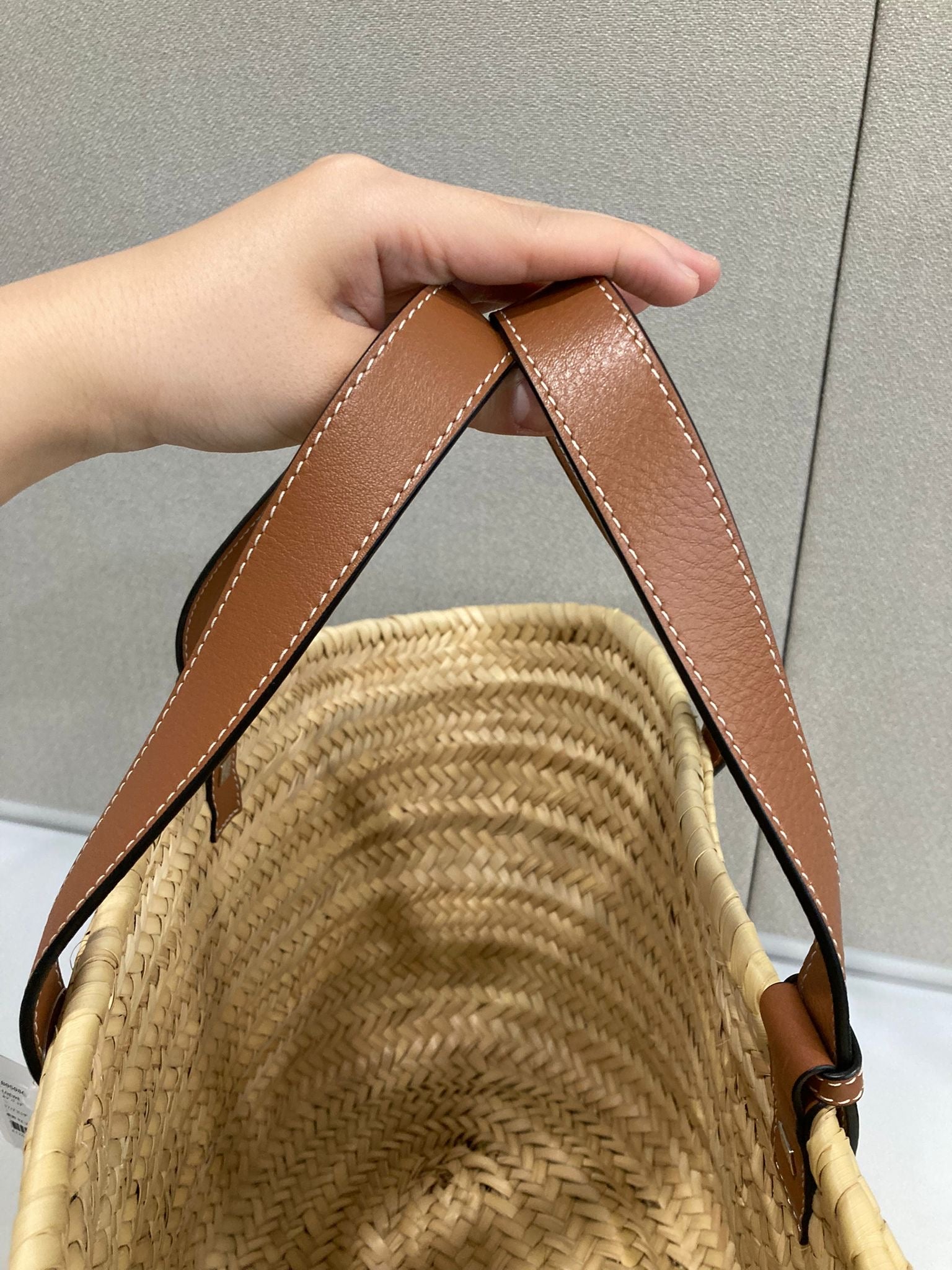 Loewe cesta rafia mediana - grande marrón clásica
