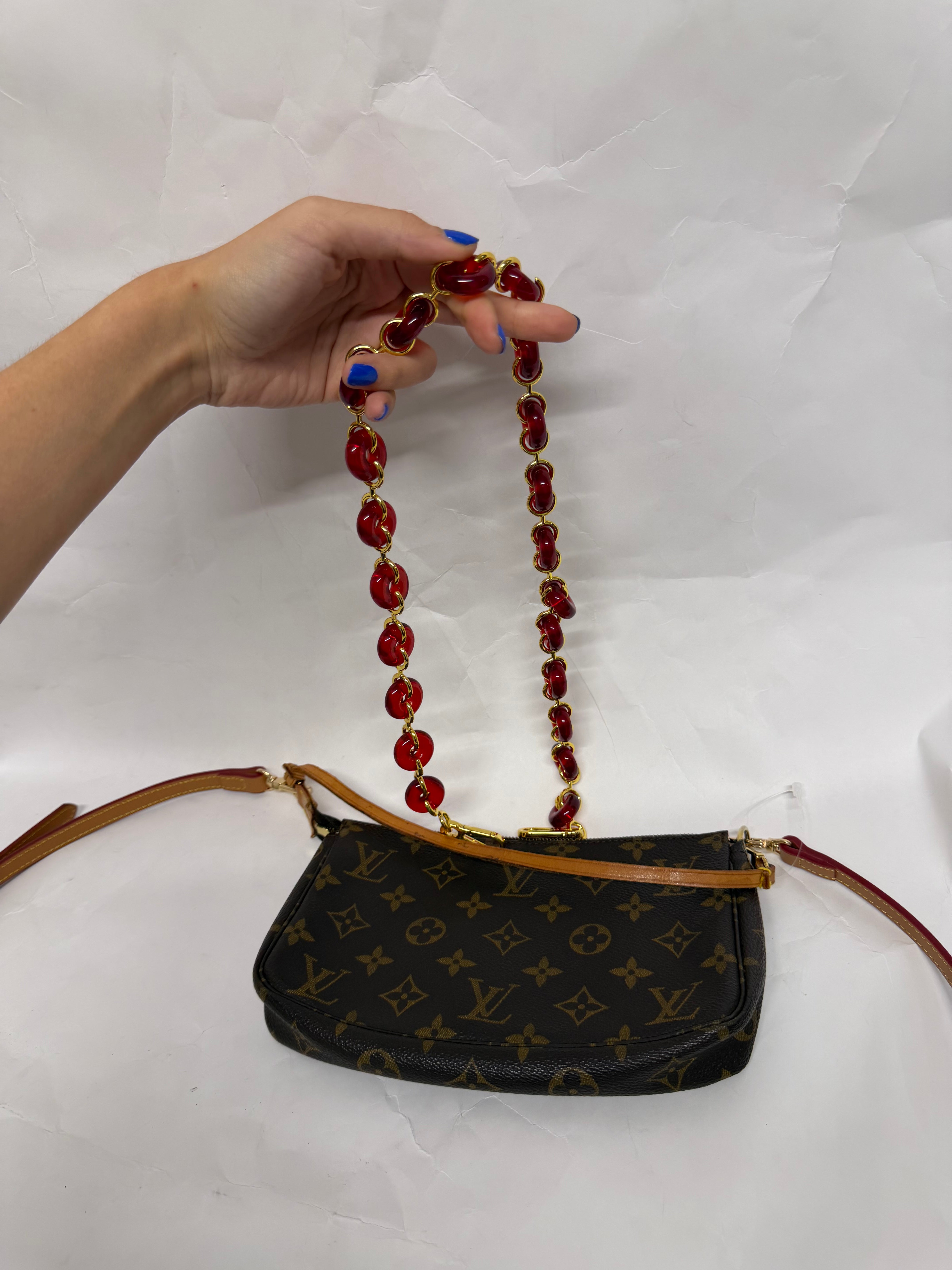 Louis Vuitton Pochette Accessoires monogram con 2 bandoleras extra