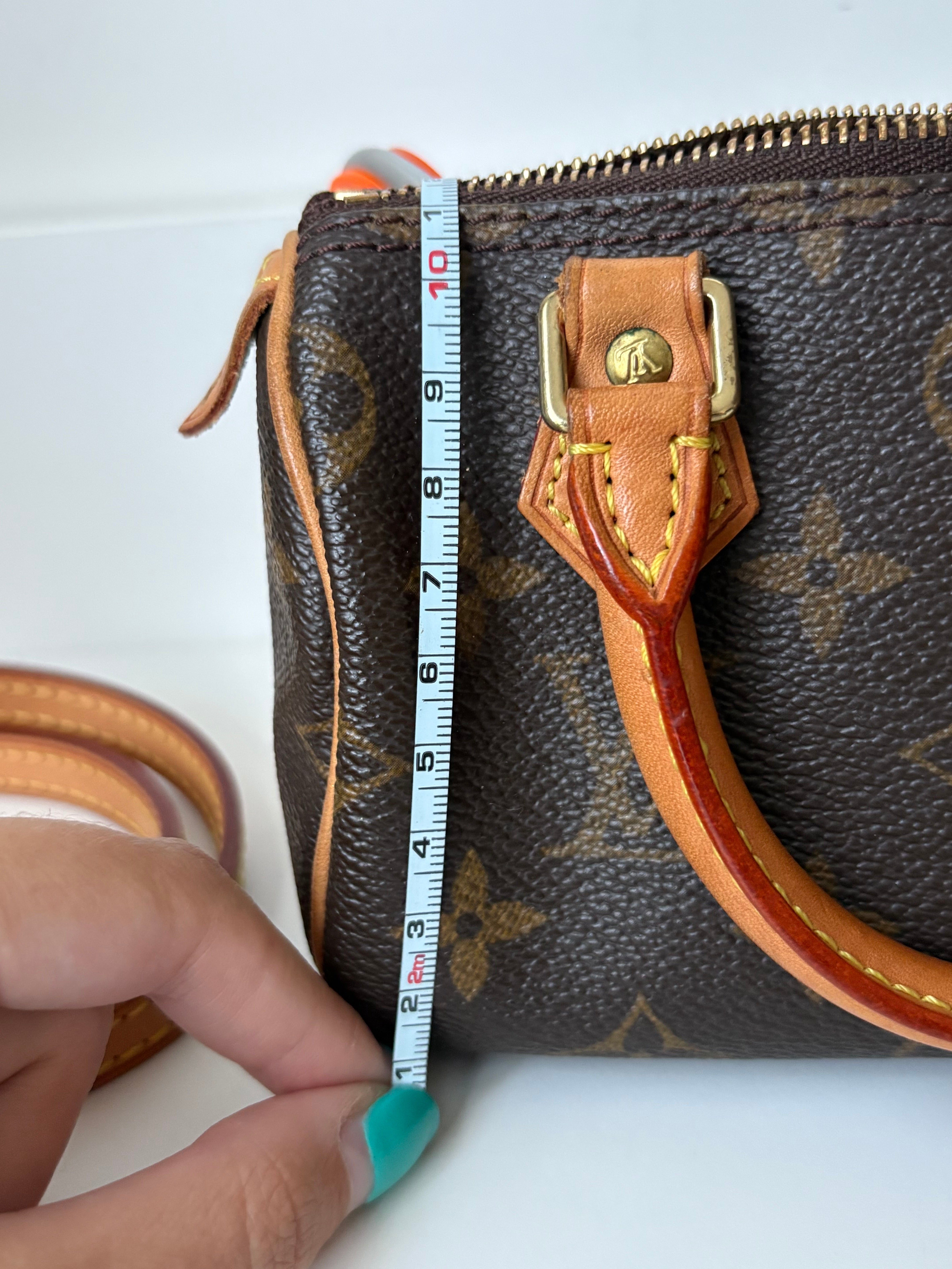 Louis Vuitton Nano Speedy Canvas monogram con correa