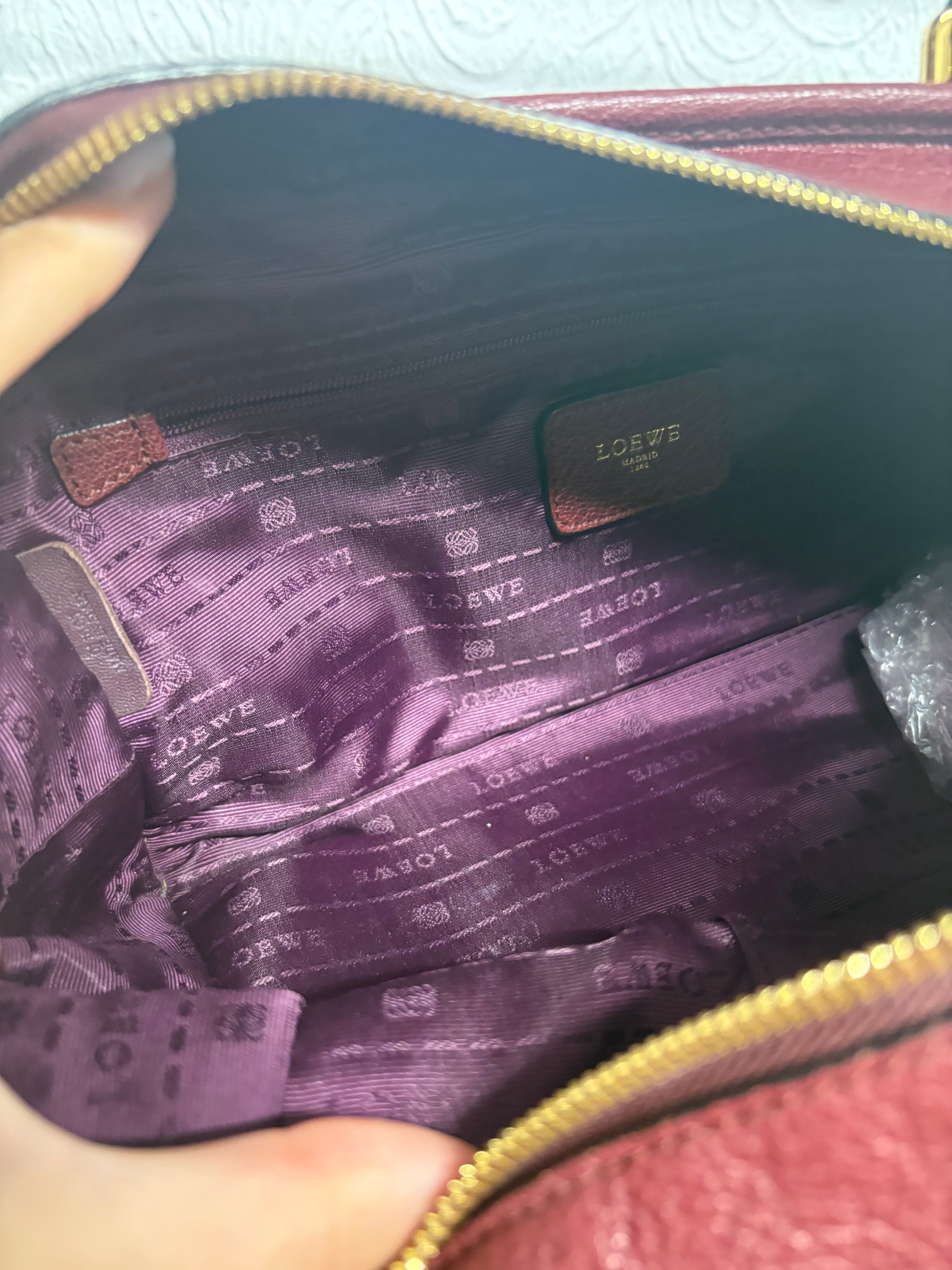 Loewe amazona burdeos 28 con 2 bandoleras