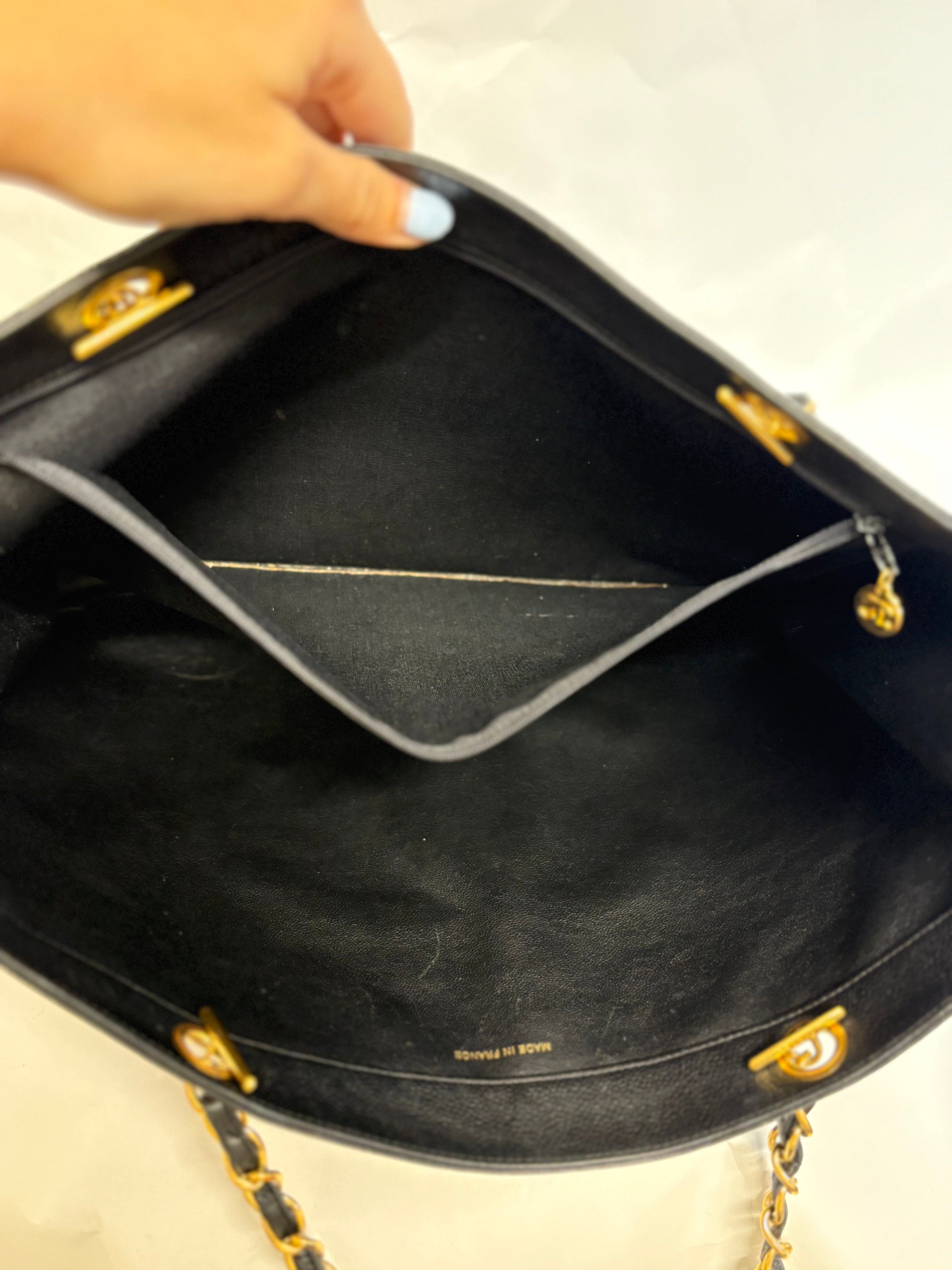 Chanel CC Caviar Tote Bag Negro Vintage