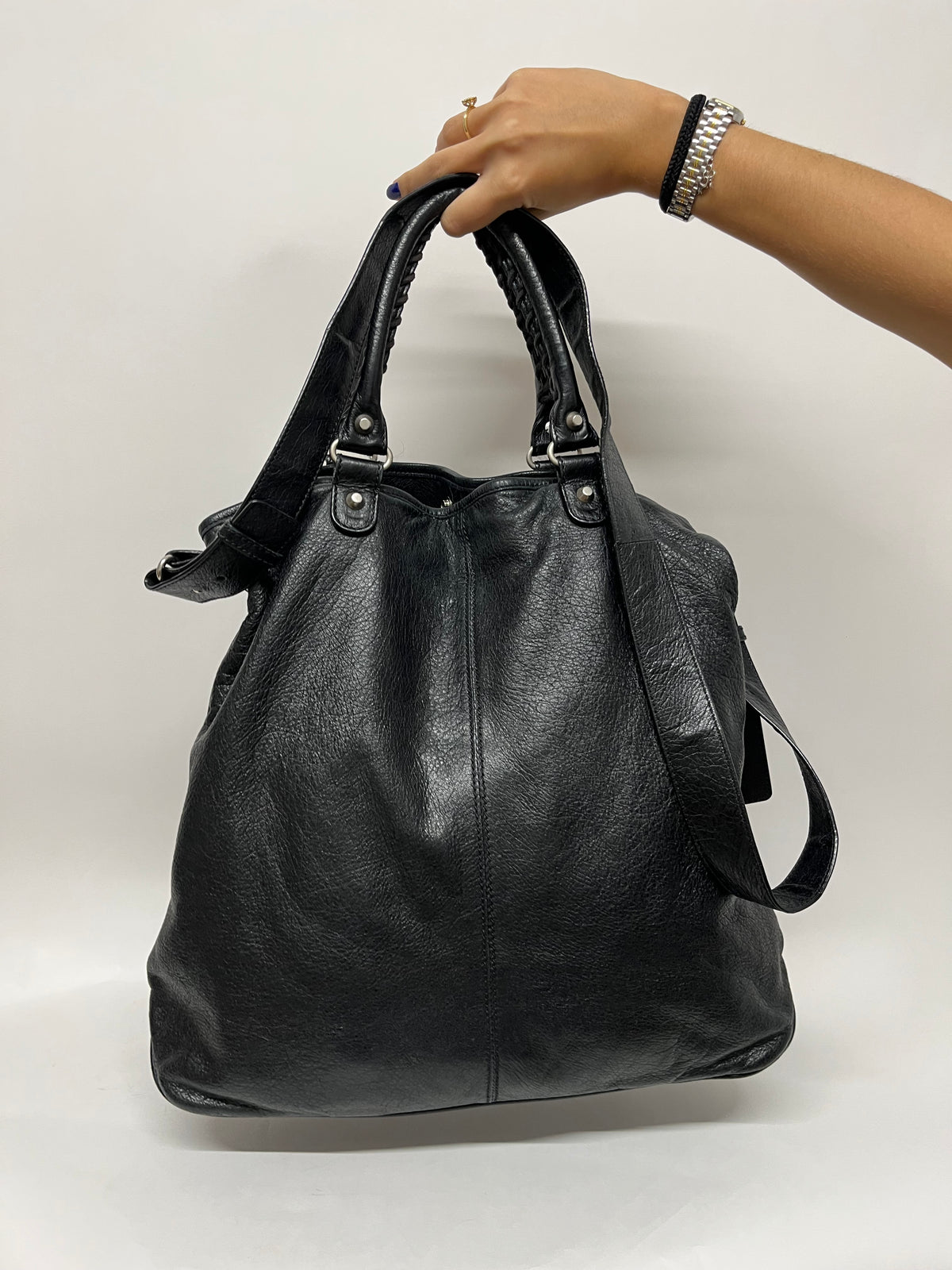 Balenciaga Classic Hexagon Piel Negra grande con bandolera