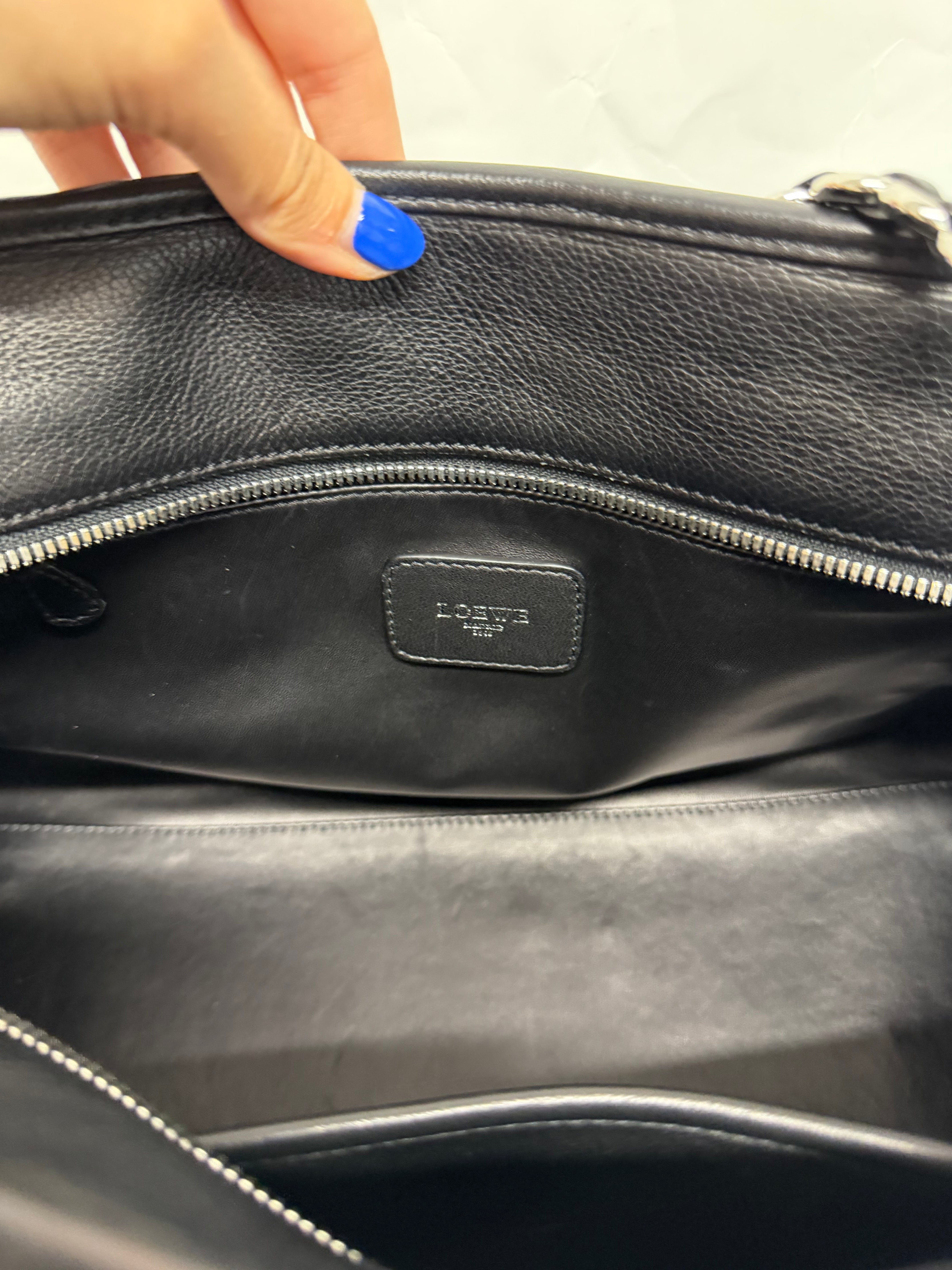 Loewe Amazona 36 | Piel Negra Herrajes Plata