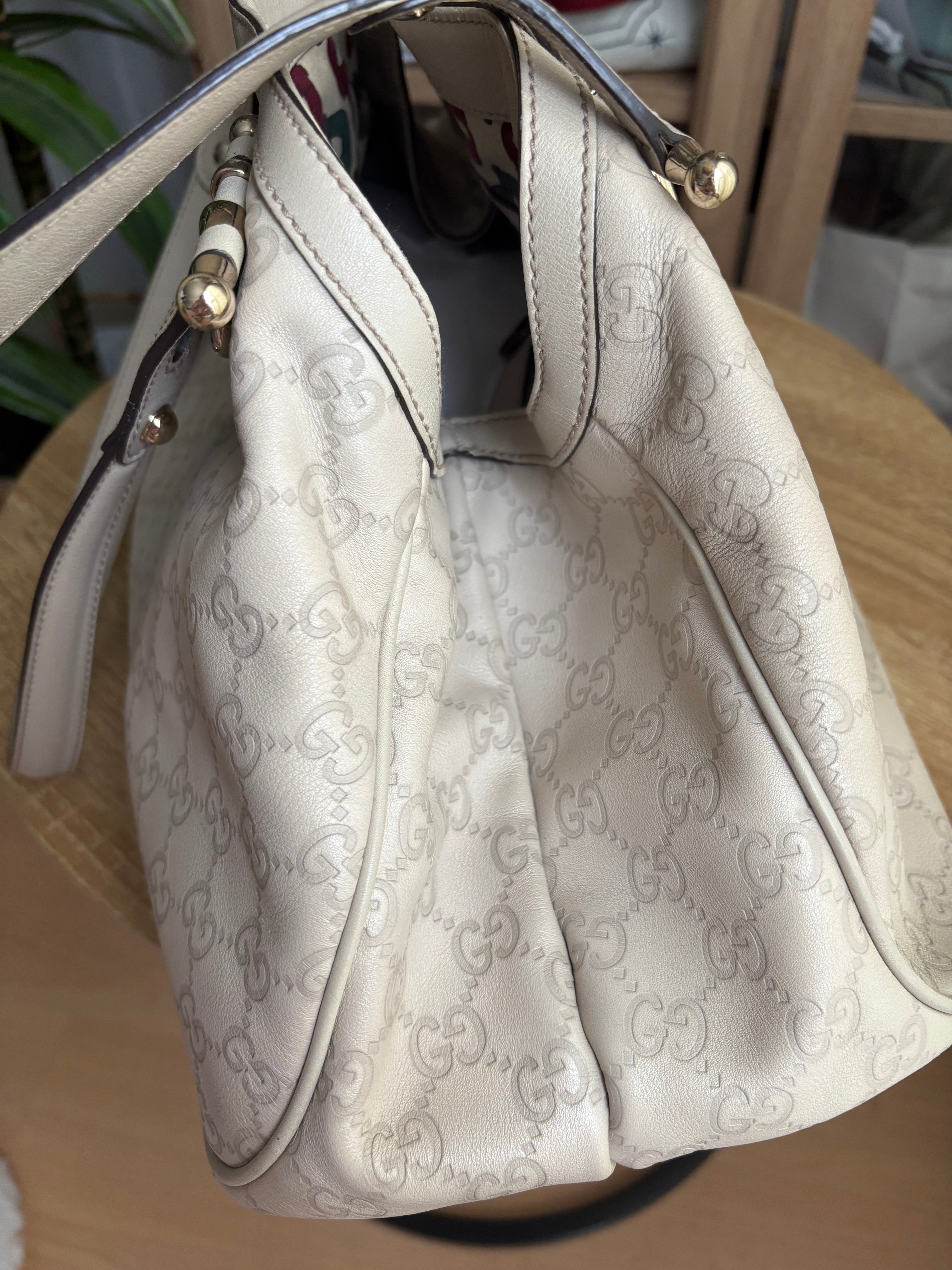 Gucci Pelham en piel Guccissima blanca
