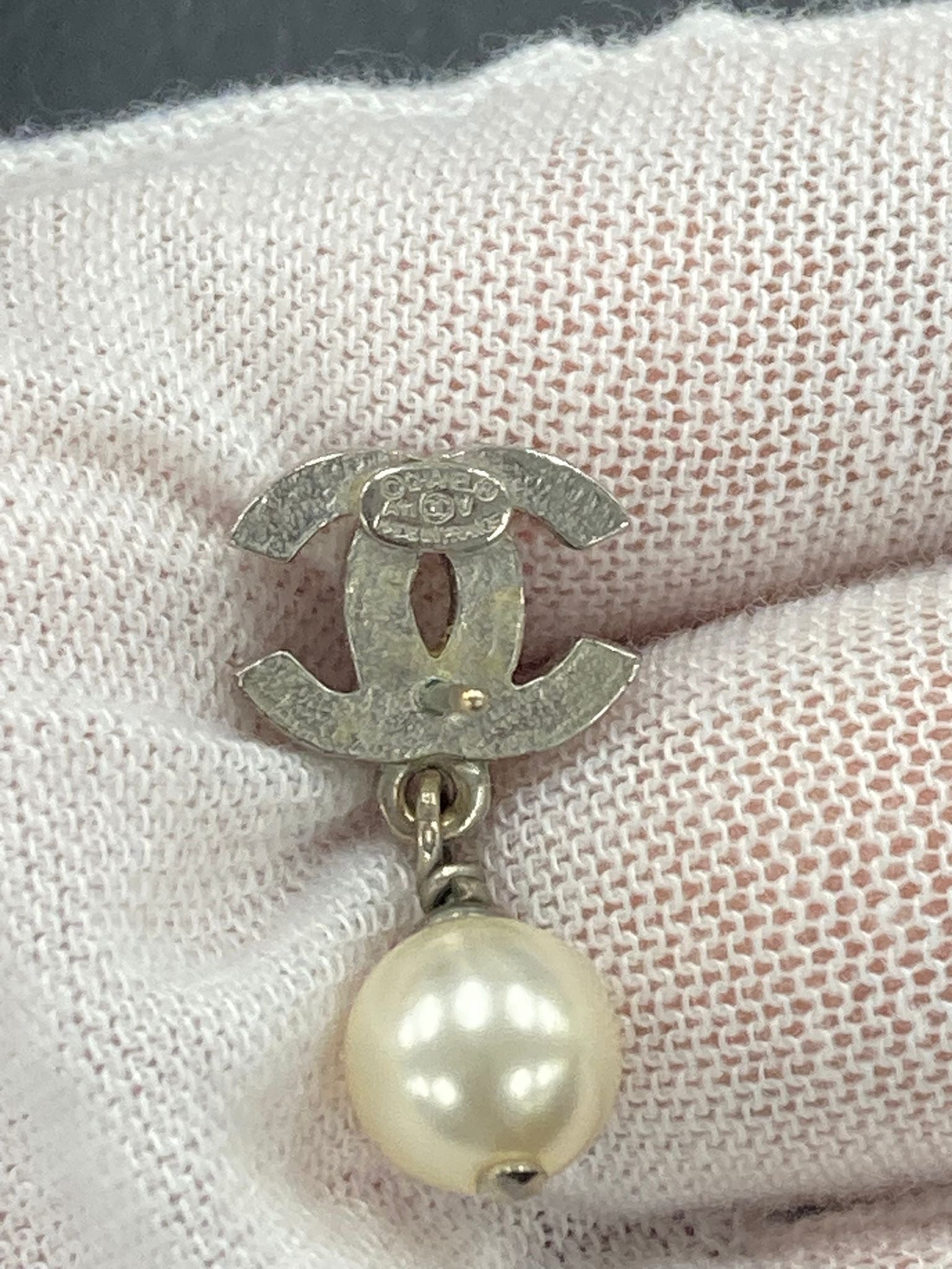 Pendientes Chanel Vintage Coco Mark con perla colección Otoño/Invierno 2011
