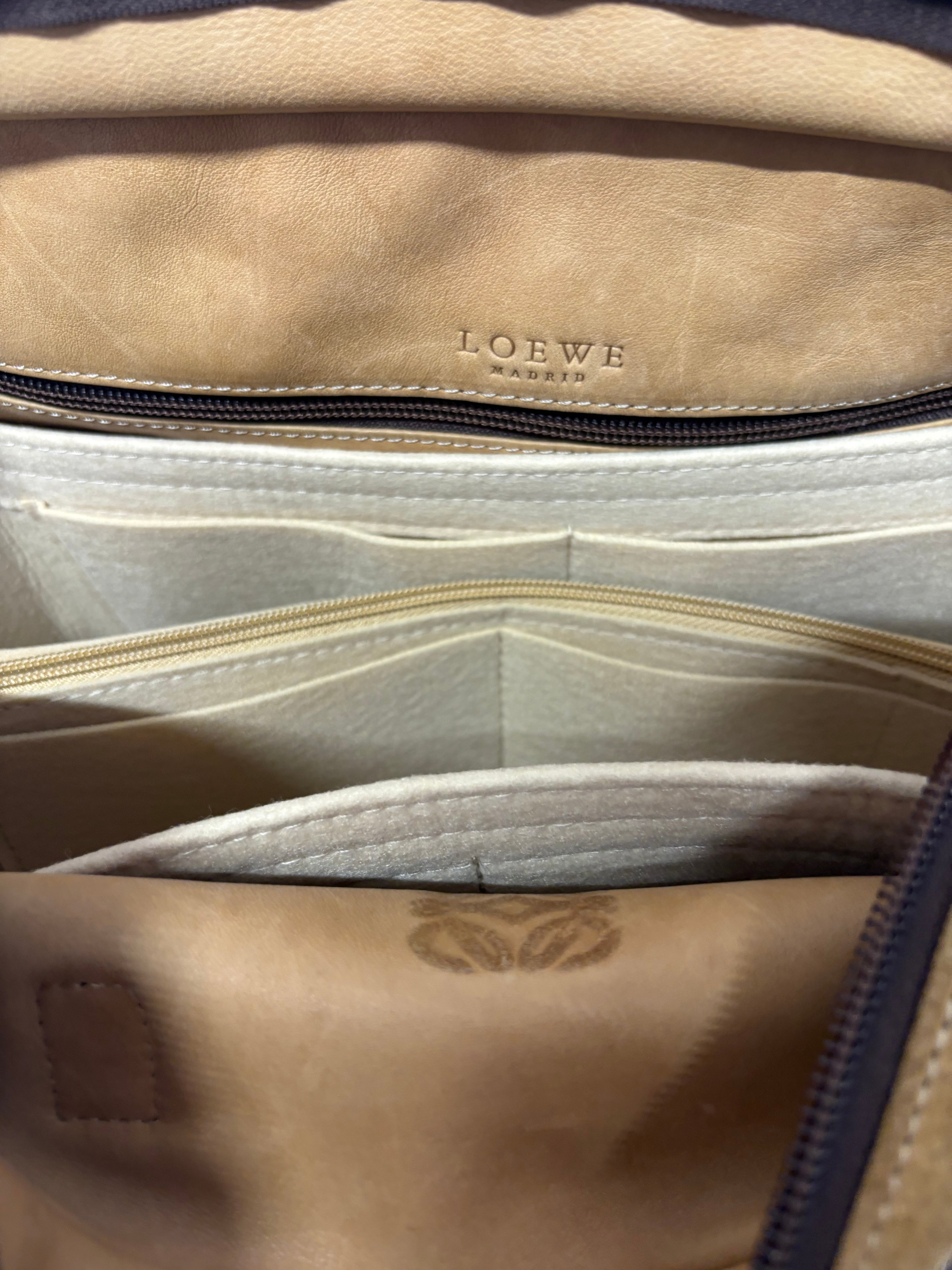 Loewe Amazona ante oro 32 marrón con bandolera extra