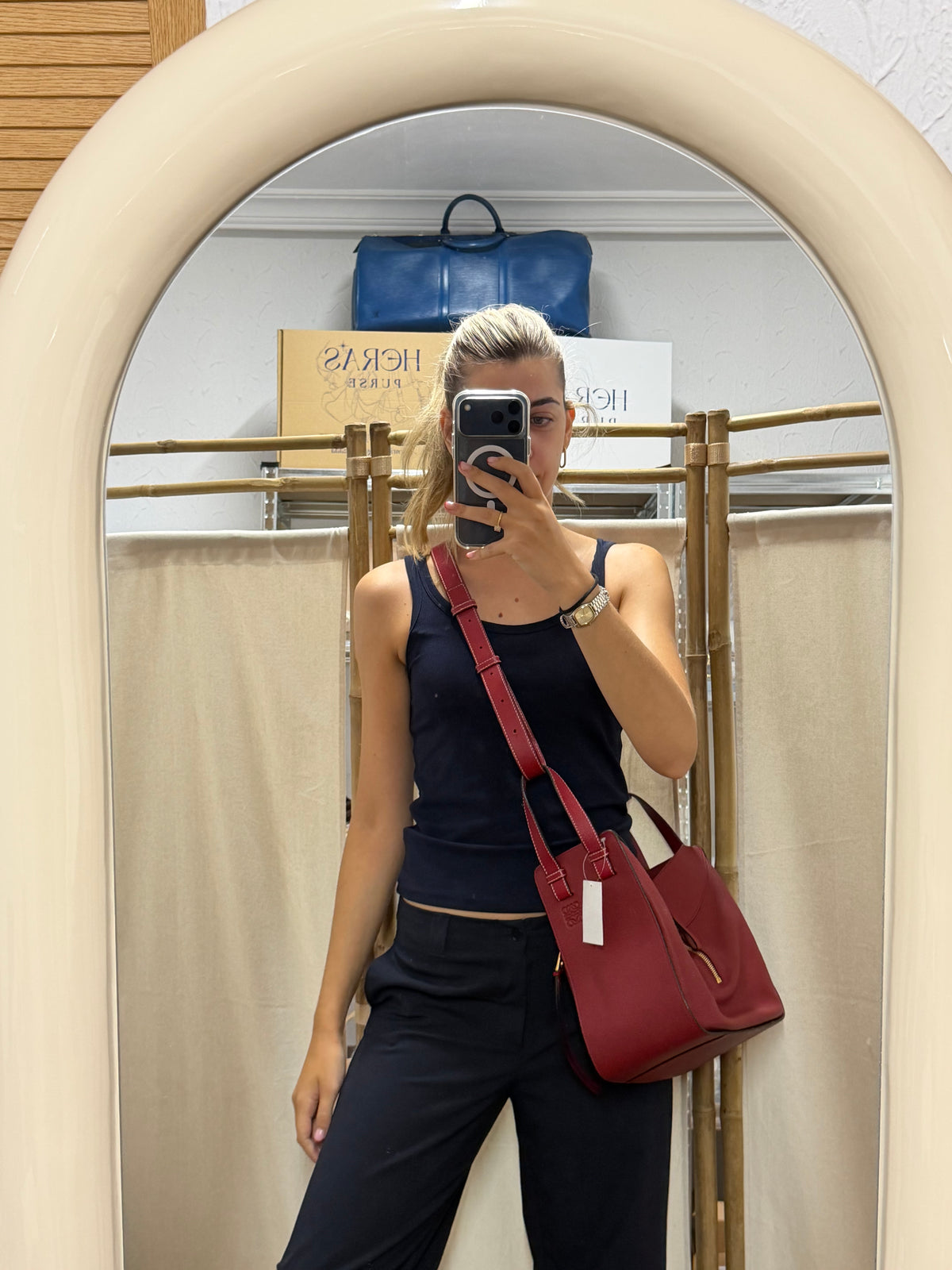 Loewe Hammock Pequeño Piel Granulada Rojo Burdeos