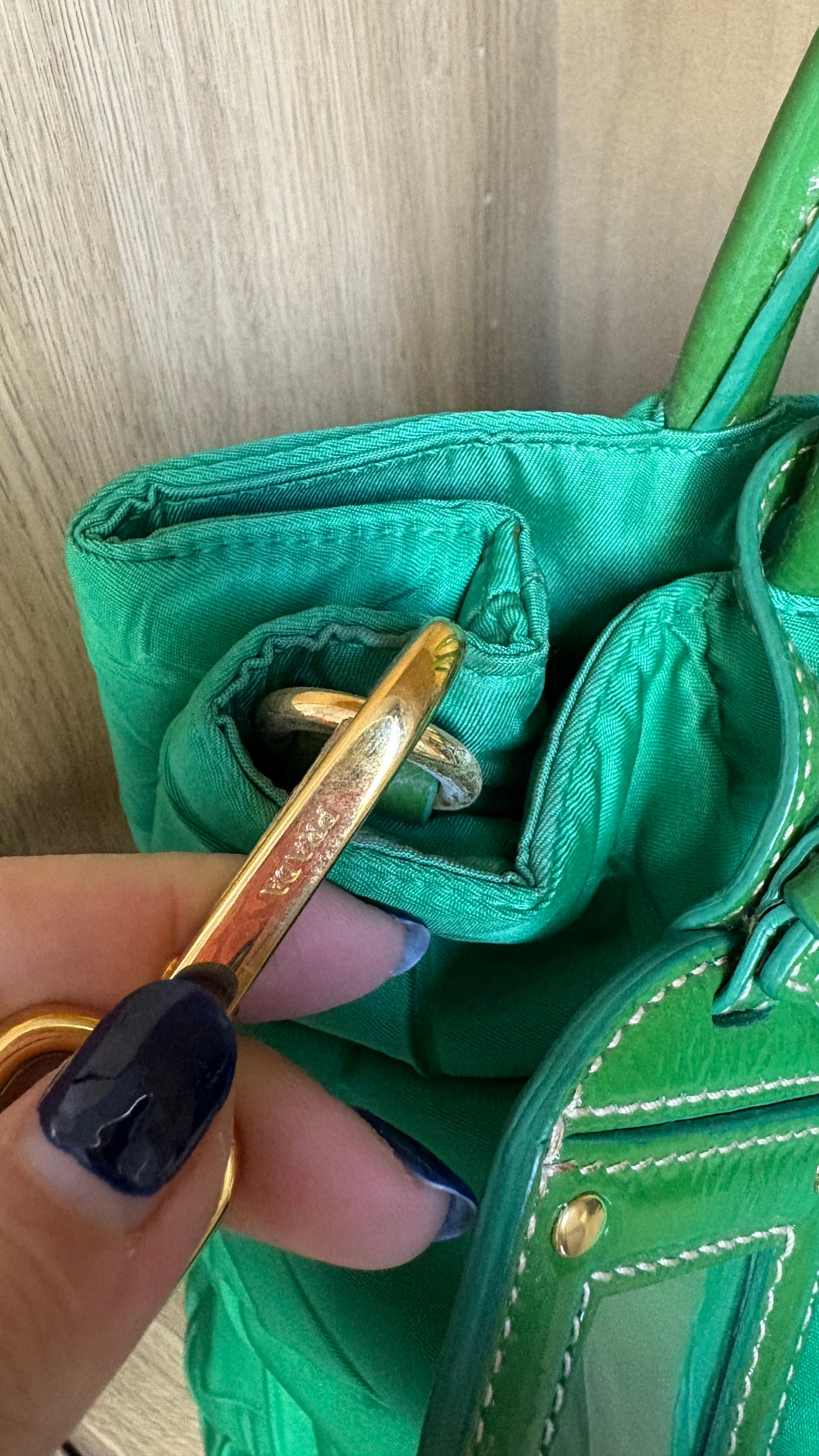 Prada bolso acolchado nylon verde