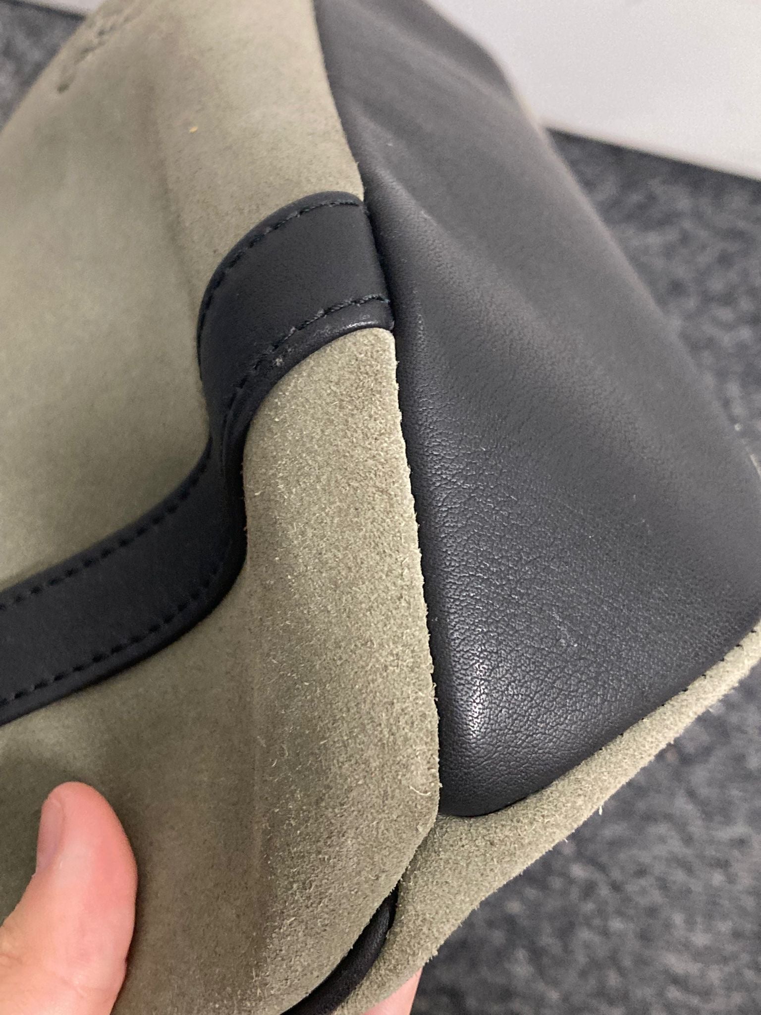 Loewe Tote Bag en ante caqui y piel negra