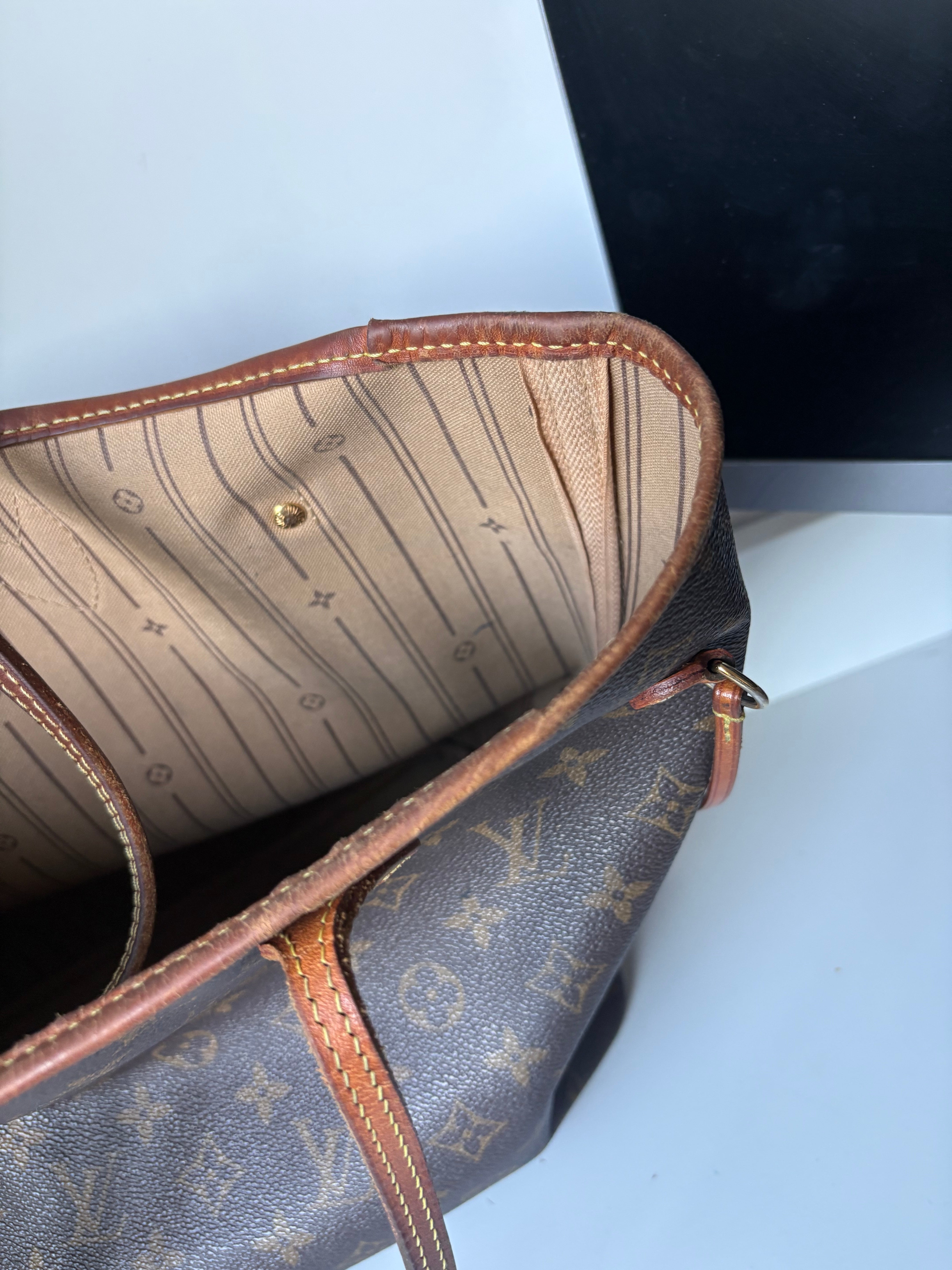Louis Vuitton Neverfull MM Canvas Monogram